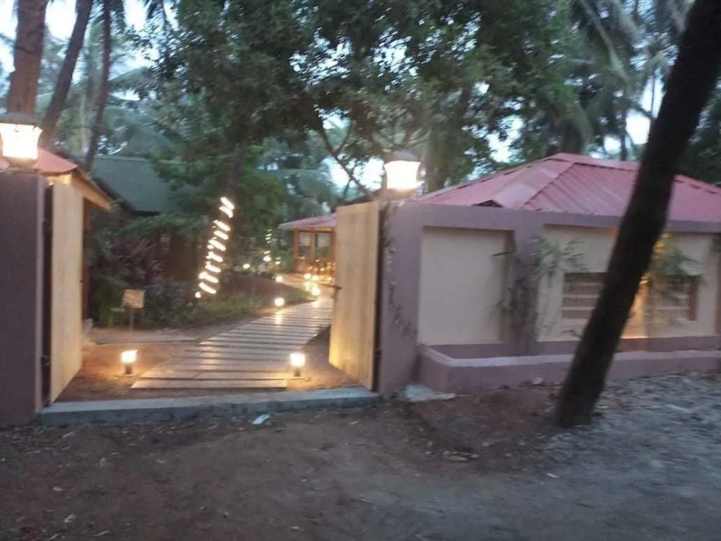 Vinnca Woodvillas Beachfront Resort