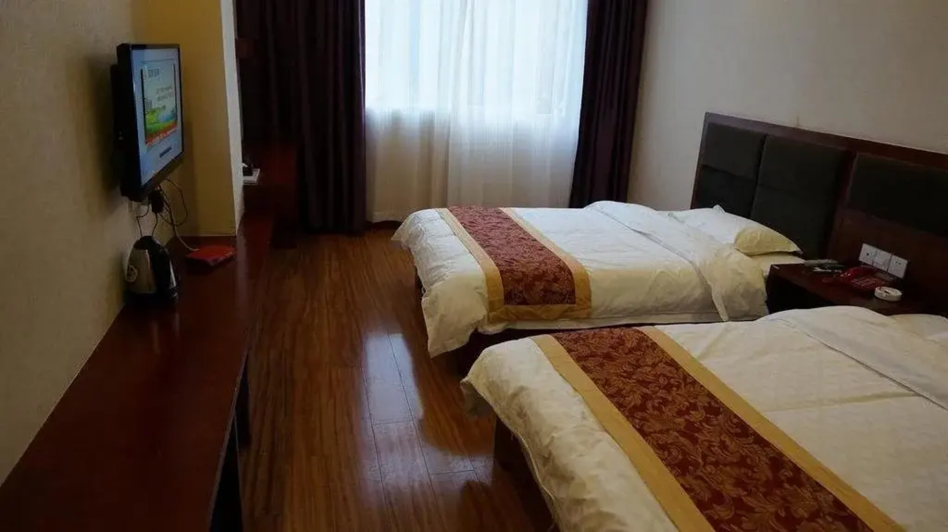 Zhongxiang Tianyue Business Hotel