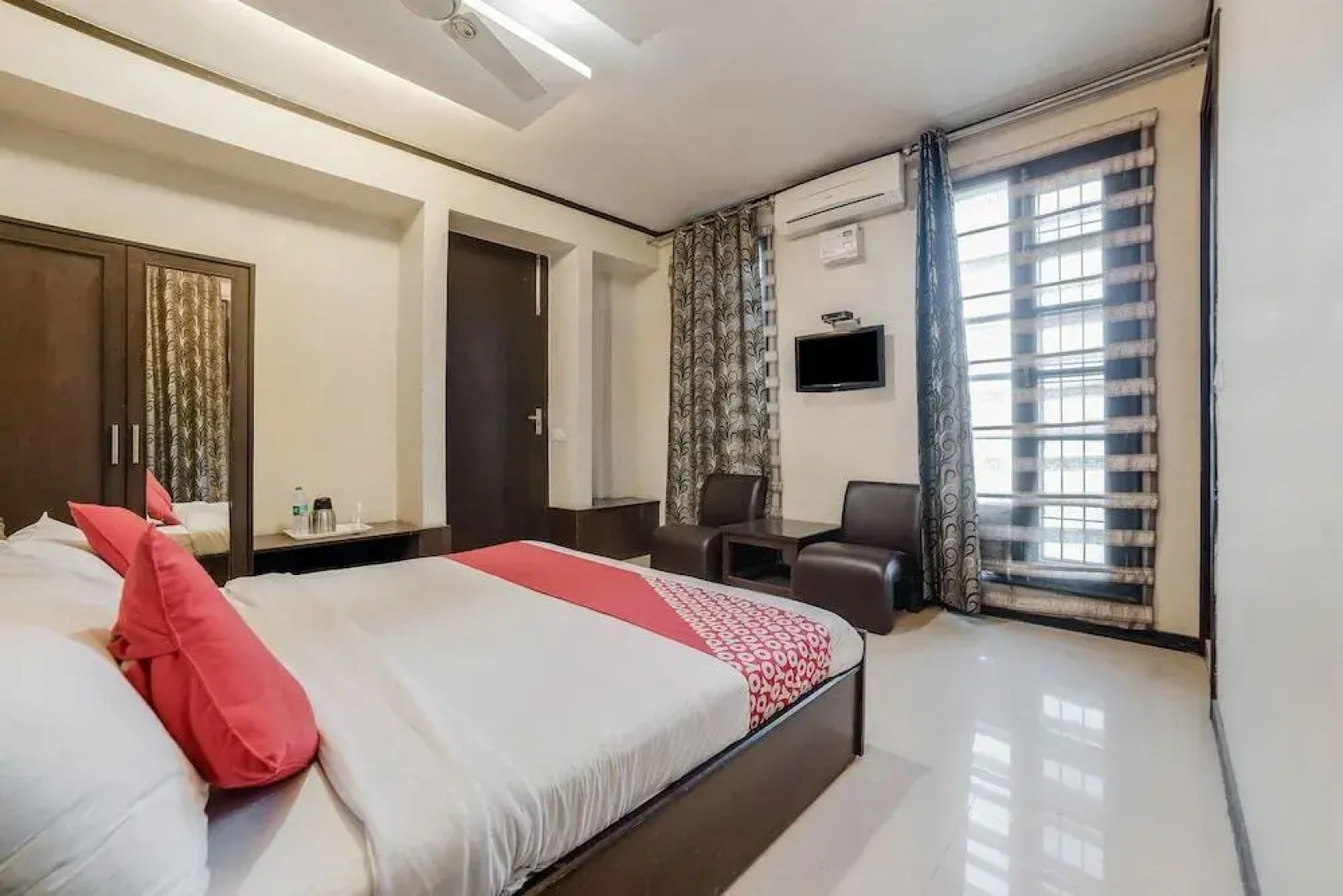 Wind Cross By OYO Rooms