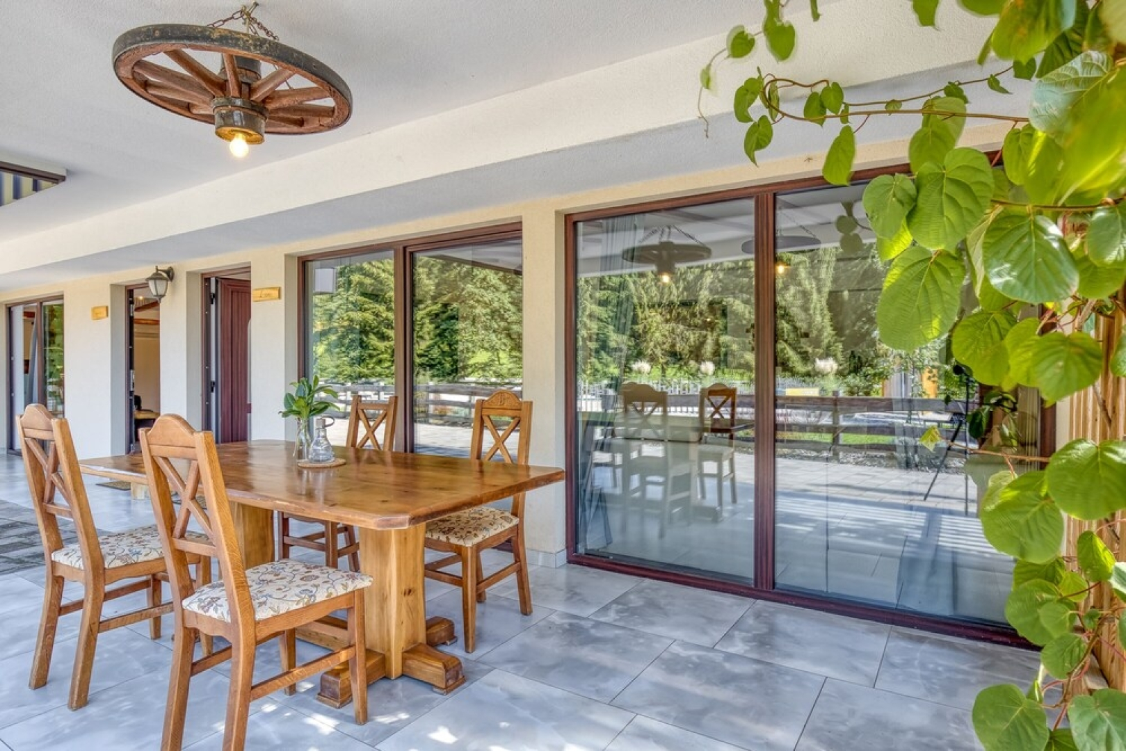 Pool Suite Flaxseed Private Sauna