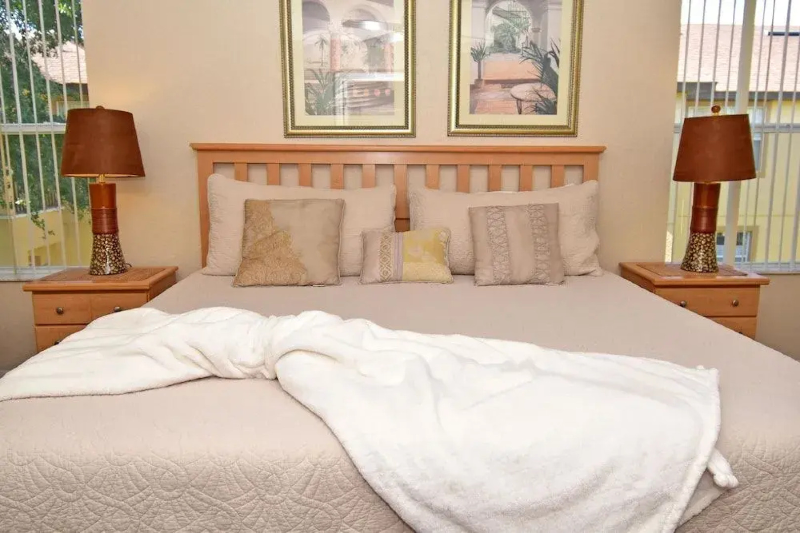 R448MIRA Miramar Delight 4 Br villa by RedAwning