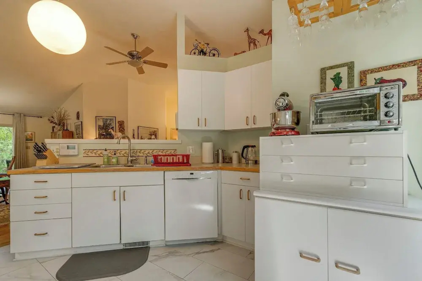 Carrboro Quaint! 2 Mi to Heart of Chapel Hill!