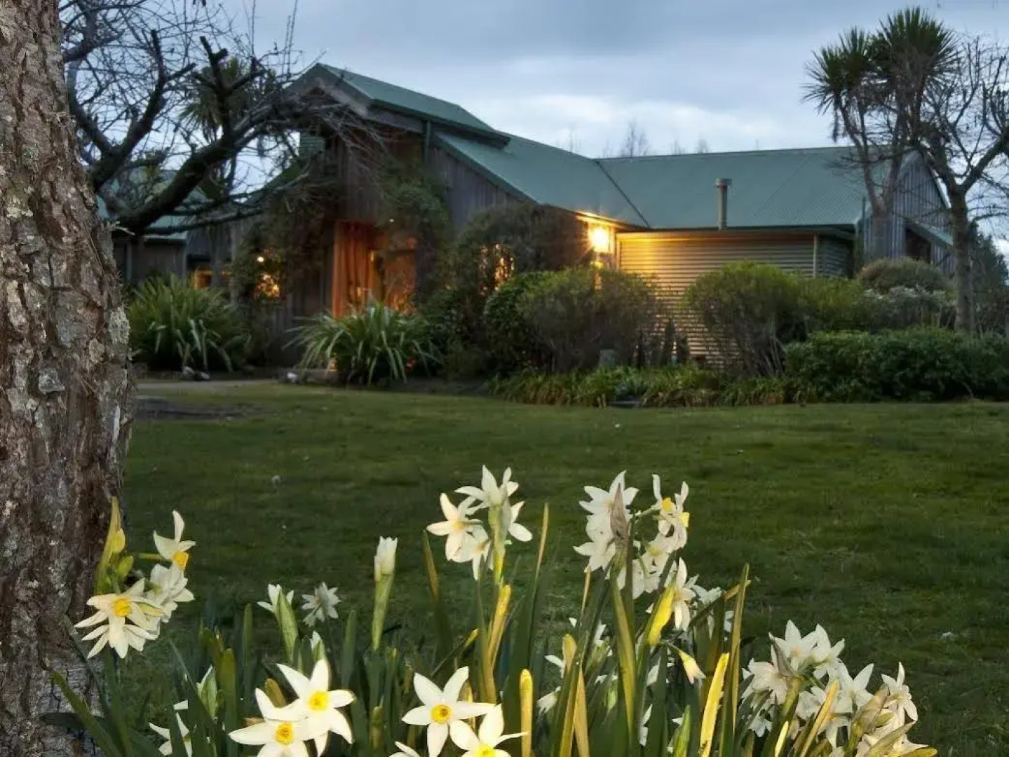 Whakaipo Lodge