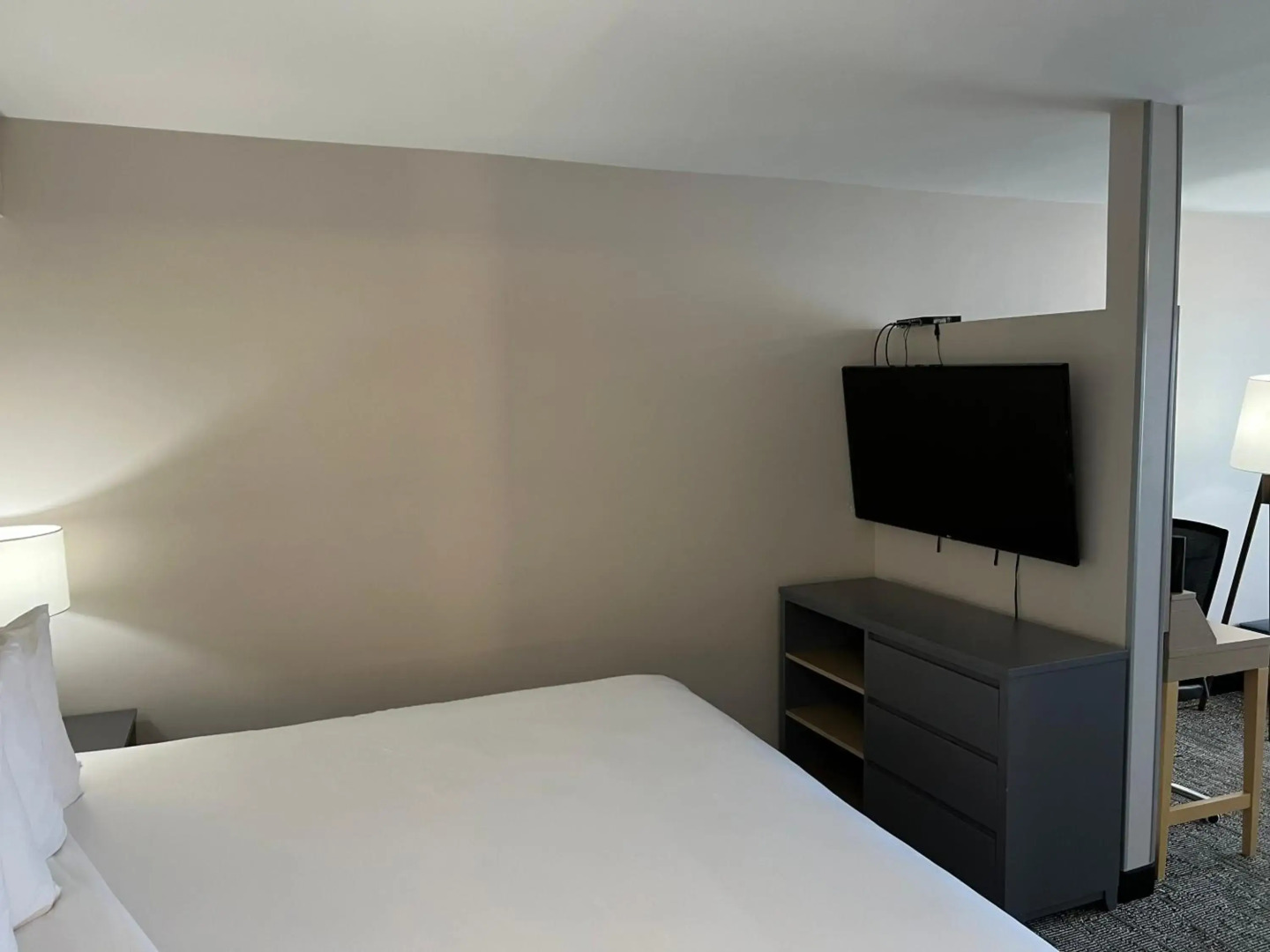 Country Inn & Suites by Radisson, Vallejo Napa Valley, CA