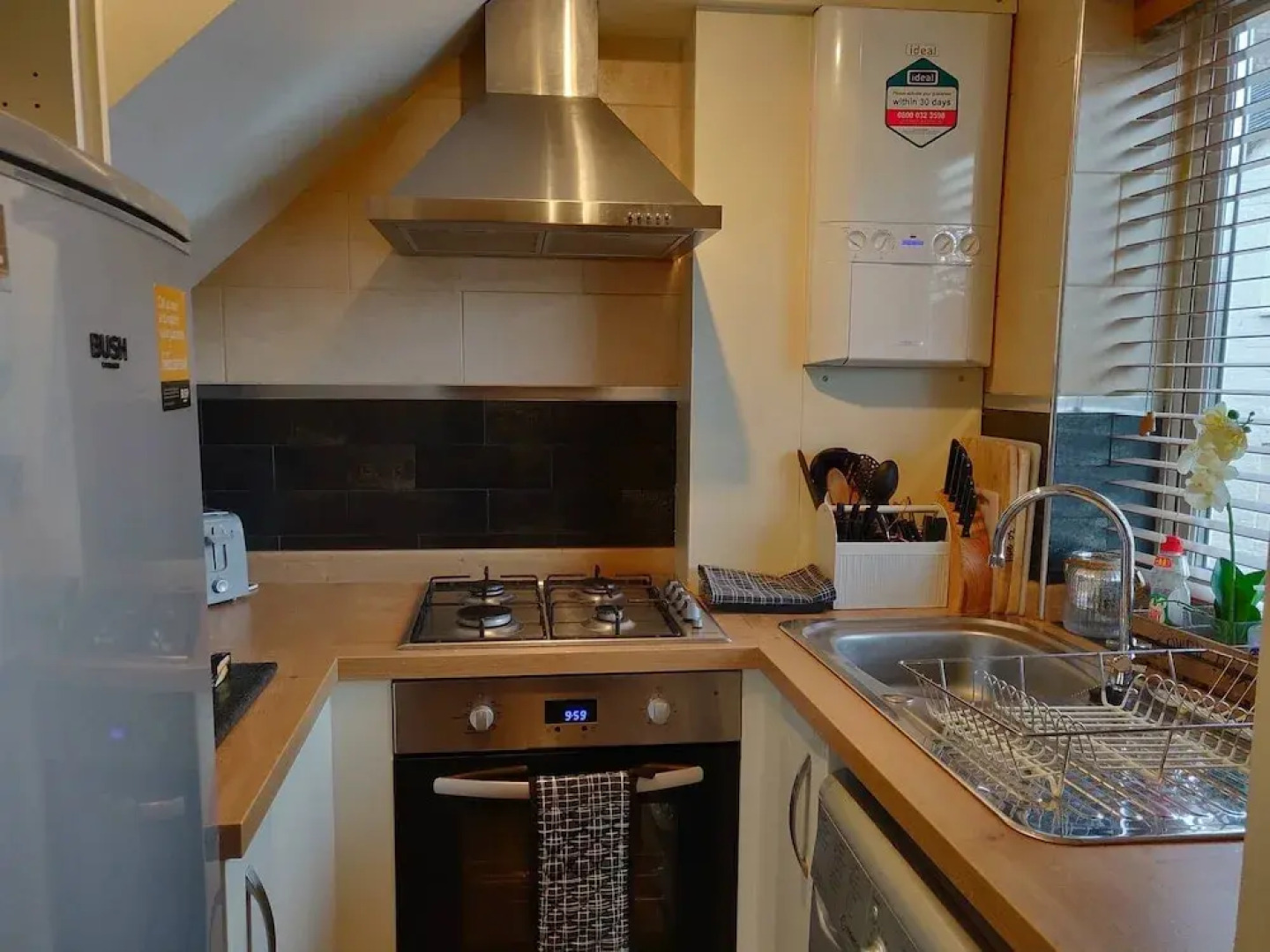 Waterfront Apartment In The Heart Of St Neots