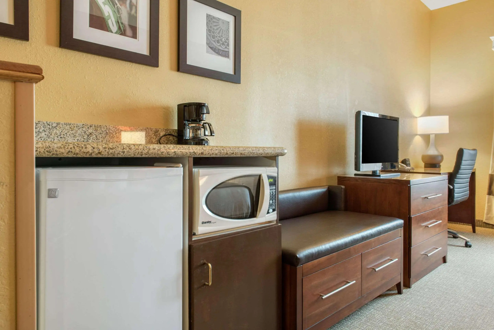 Comfort Suites Louisville Airport