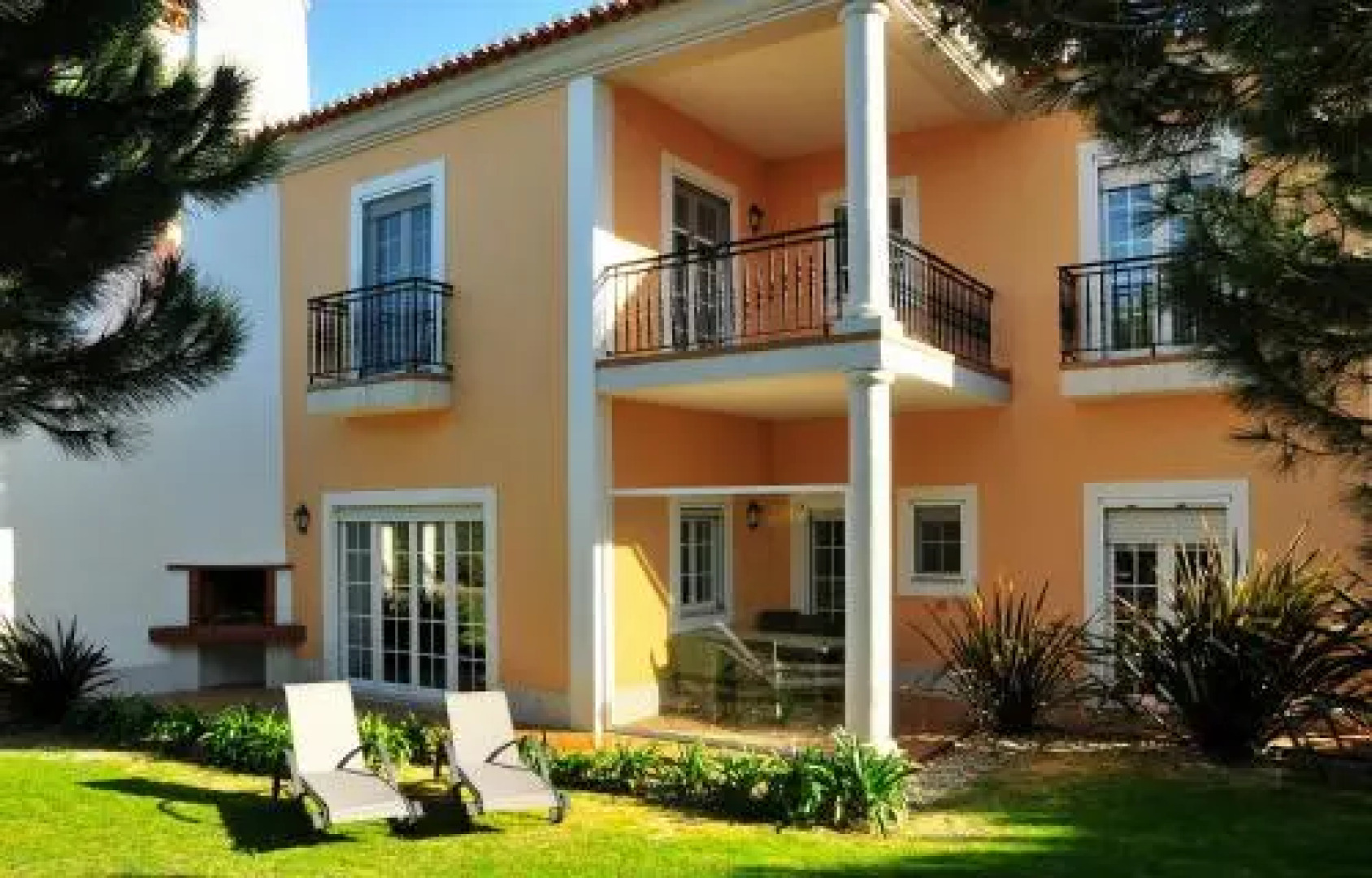 Townhouse Beach Pool Silver Coast C1