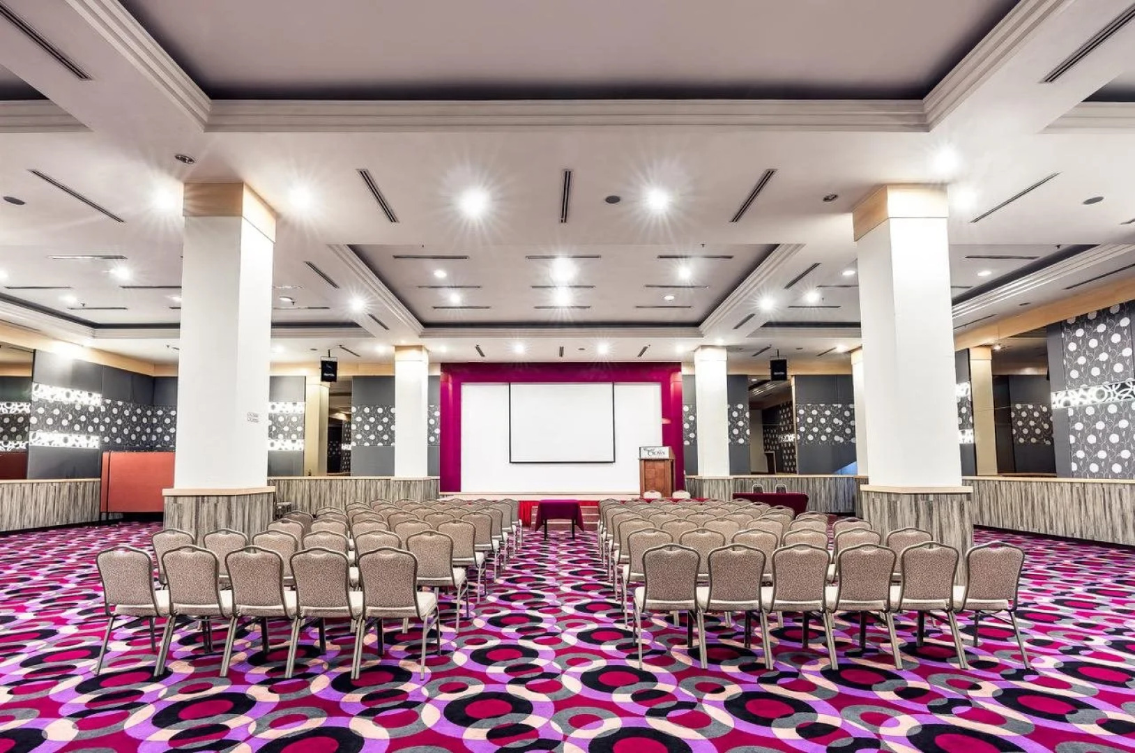 Crystal Crown Hotel Harbour View