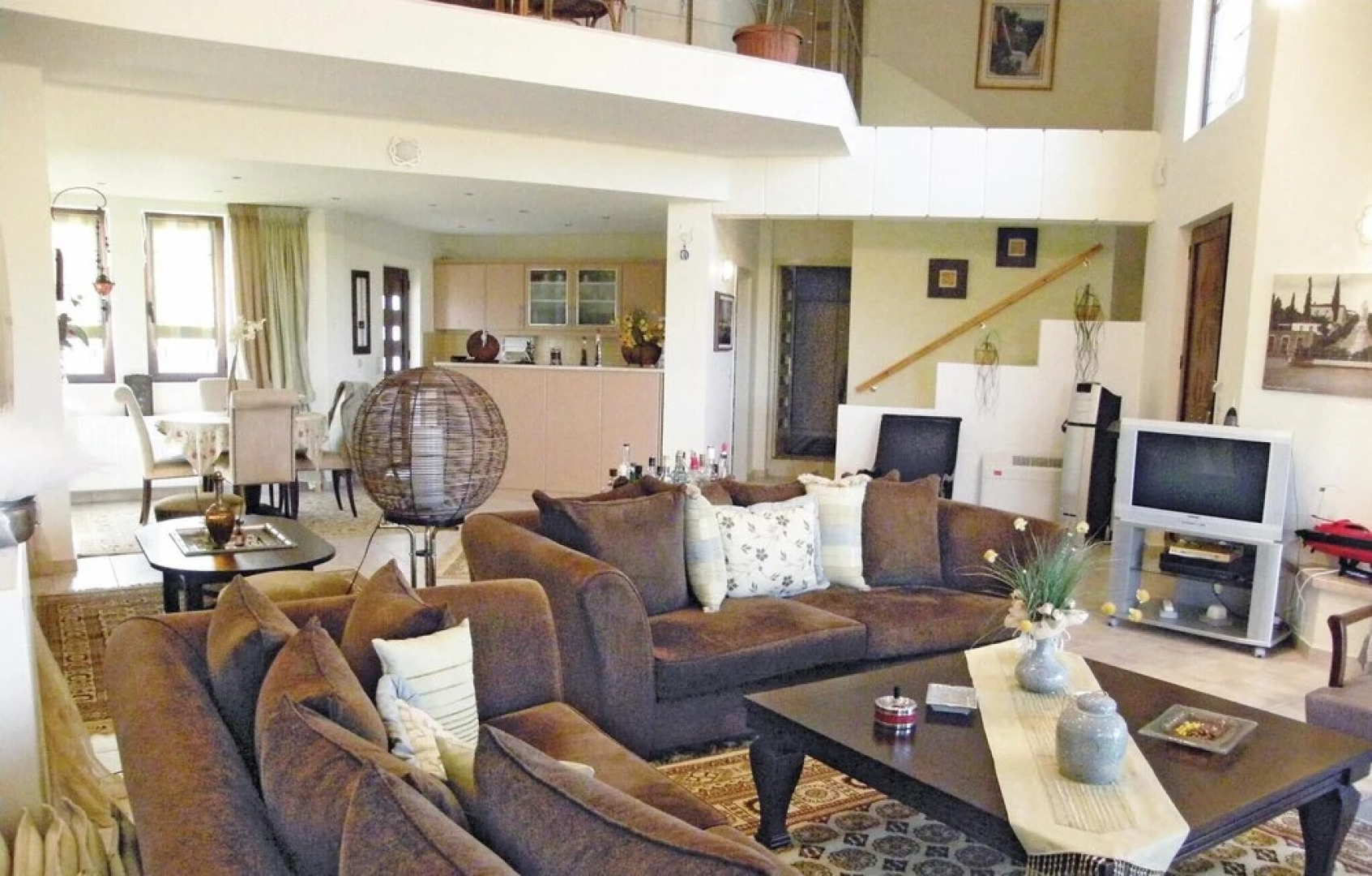 Amazing Home in Kamena Vourla With Wifi and 9 Bedrooms