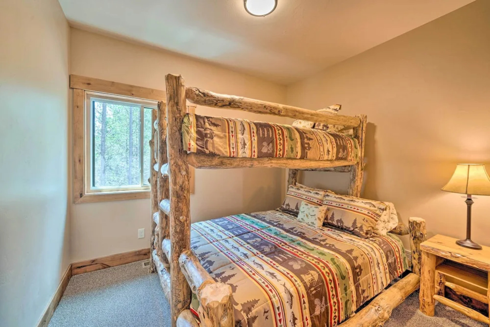 Outdoor Adventure Hub ~ 20 Miles to Yellowstone!