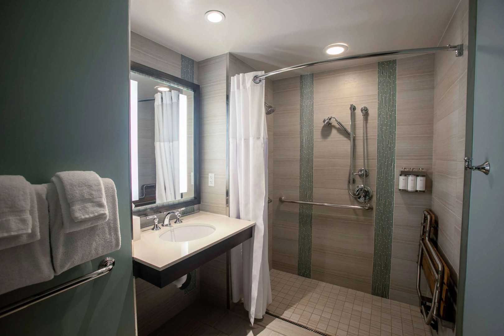 Wyndham Grand Jupiter at Harbourside Place