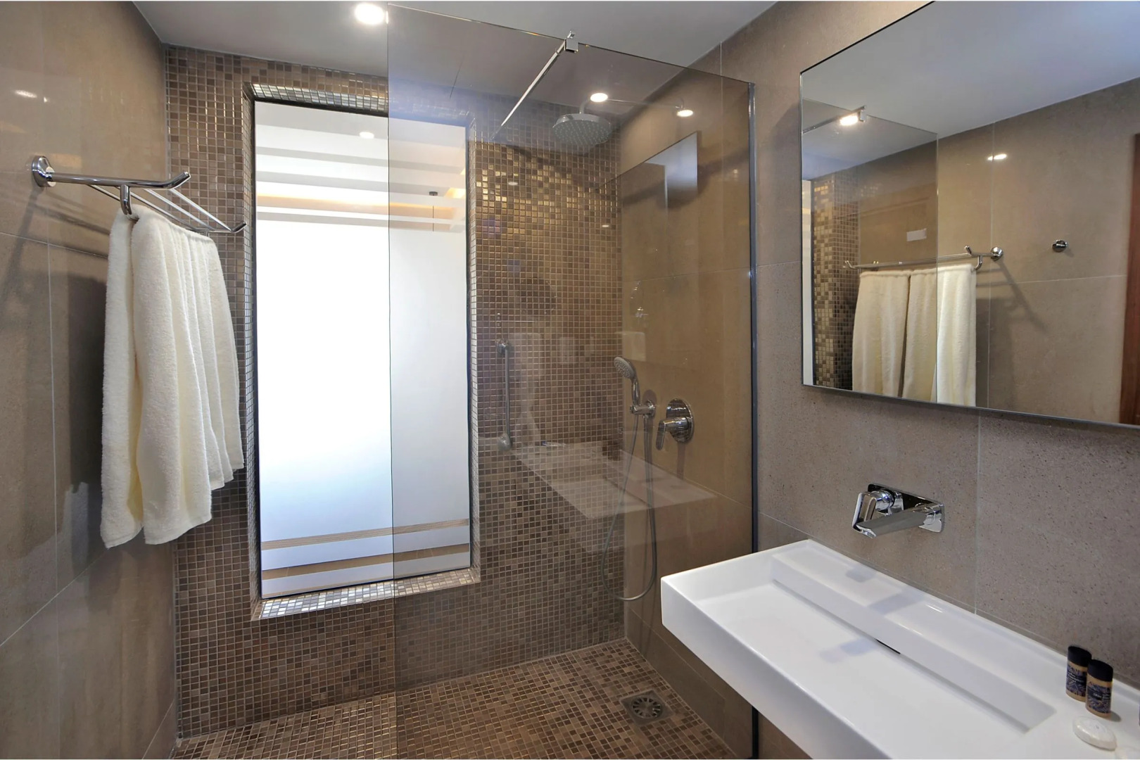 Отель Nelia Beach