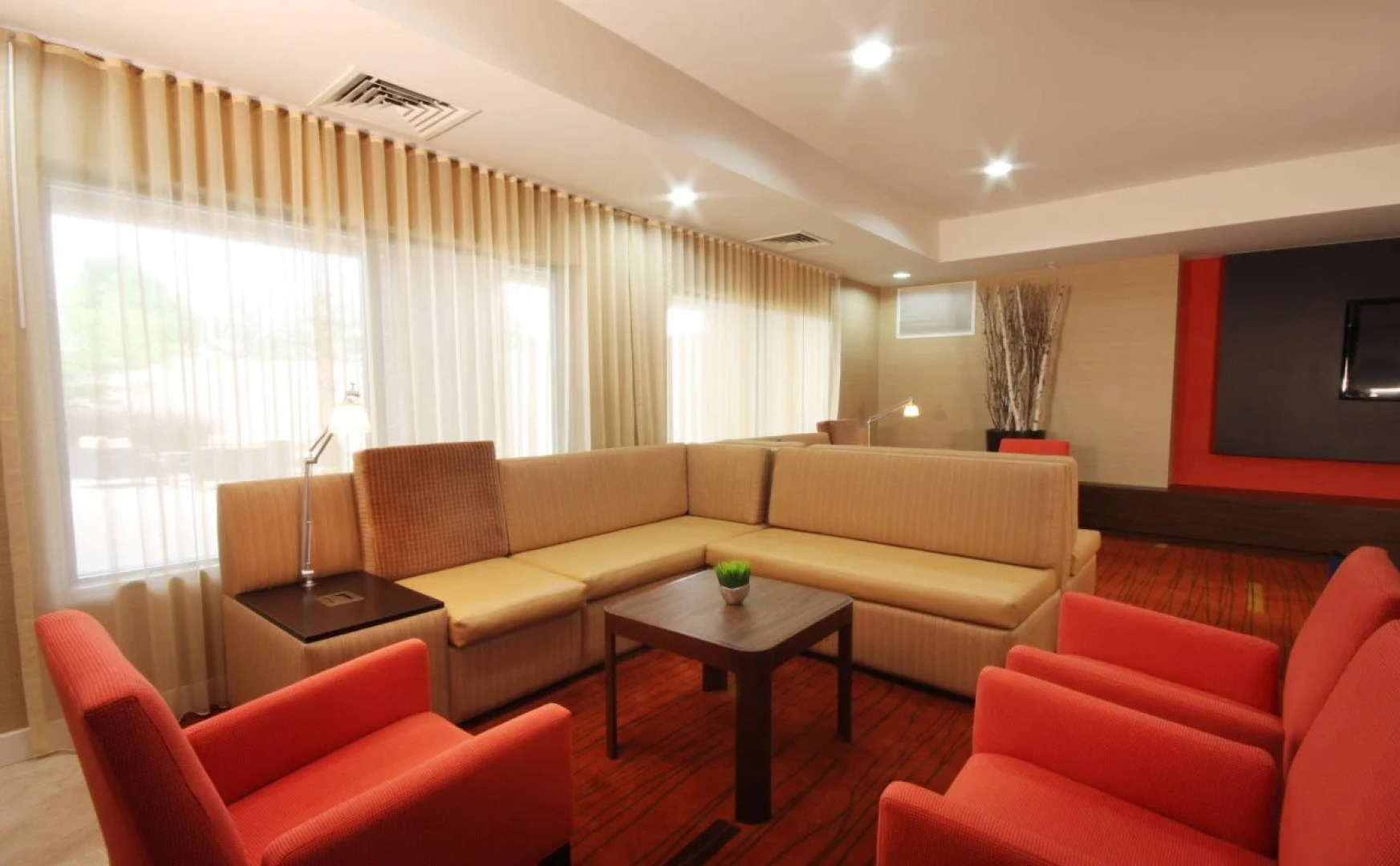 Courtyard by Marriott Chicago Bloomingdale