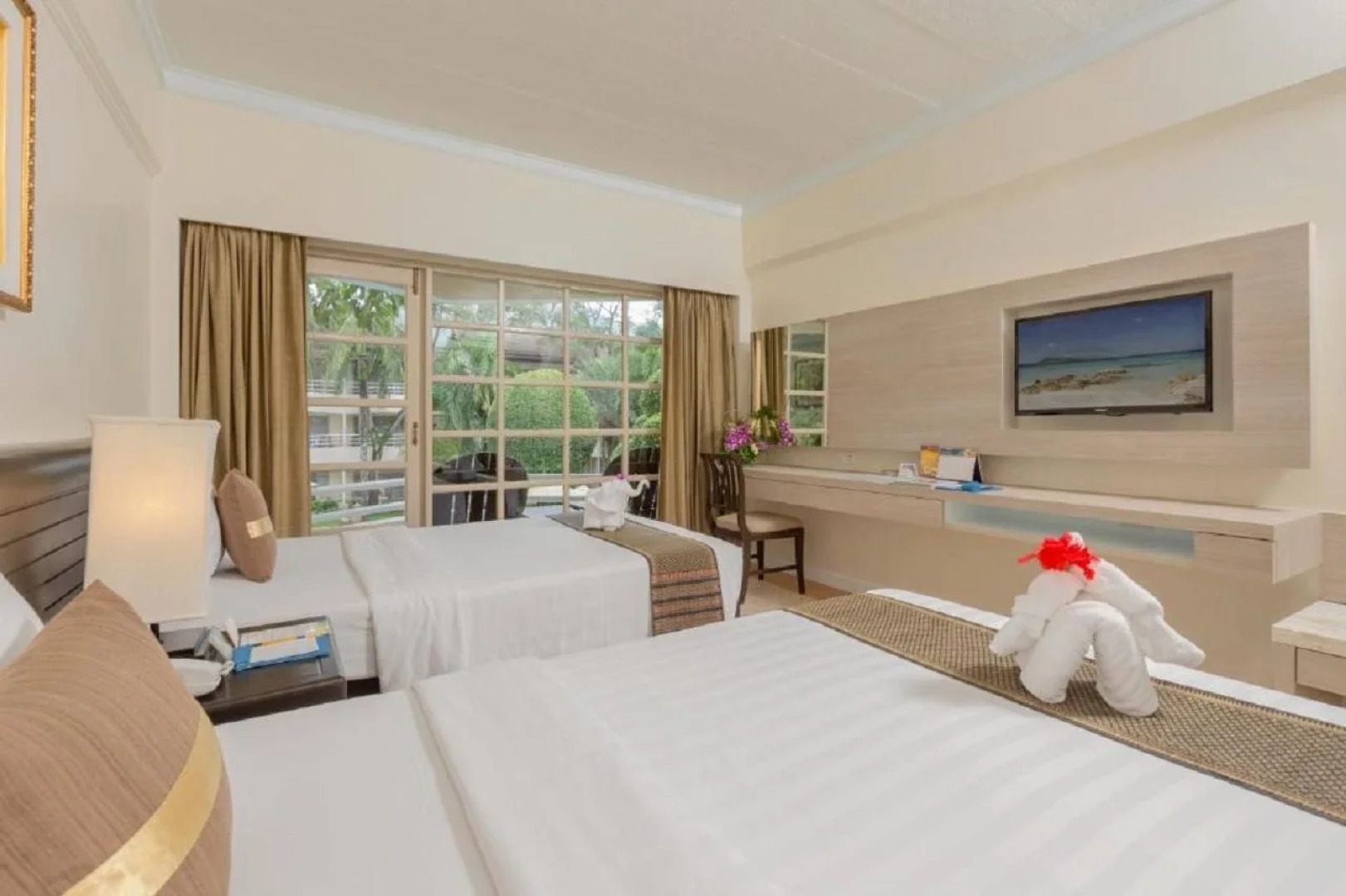 Thara Patong Beach Resort & Spa