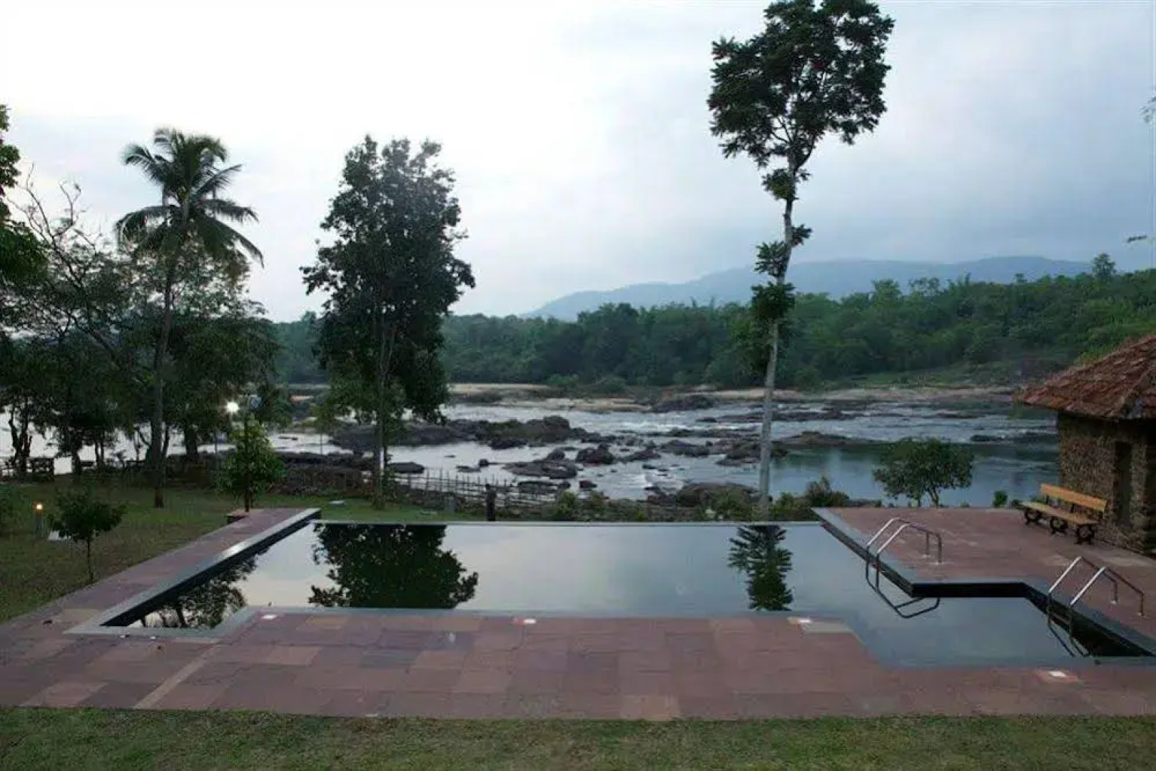 The Quiet by the river