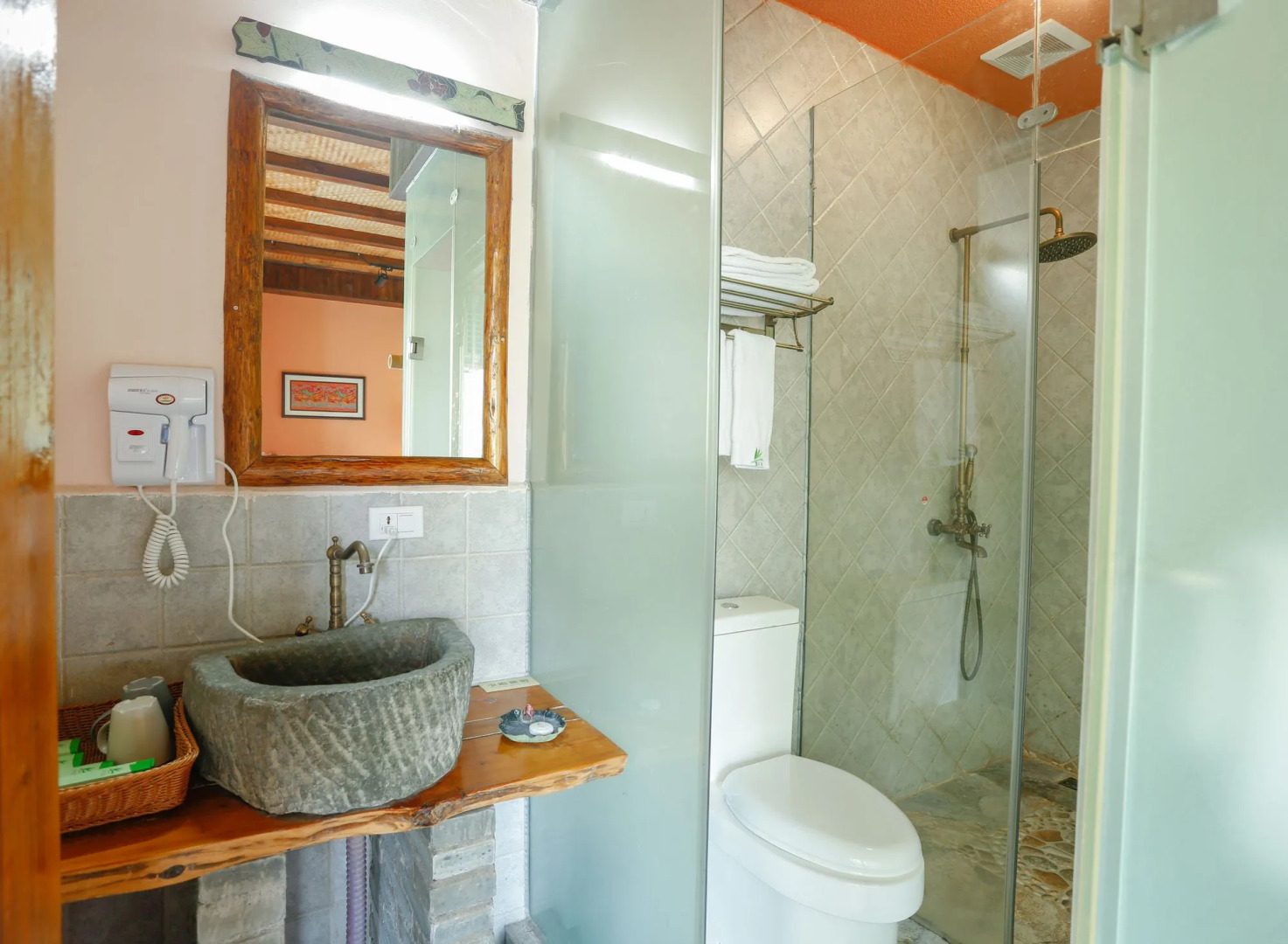 Yangshuo River Lodge