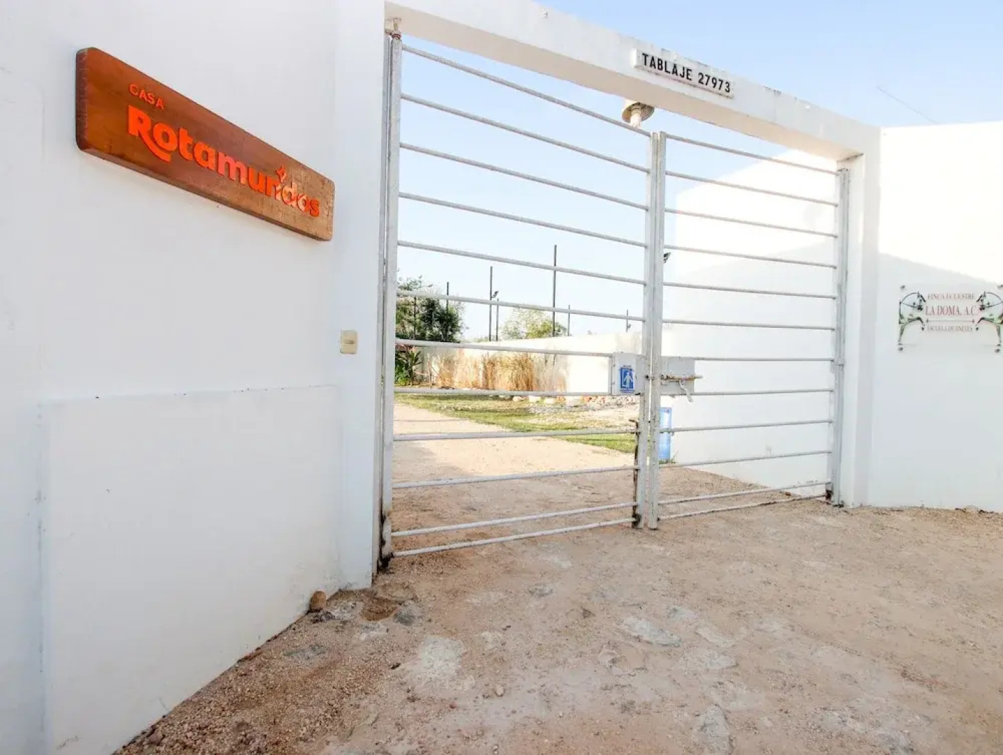 Bakab Hostel & Equestrian Amenities