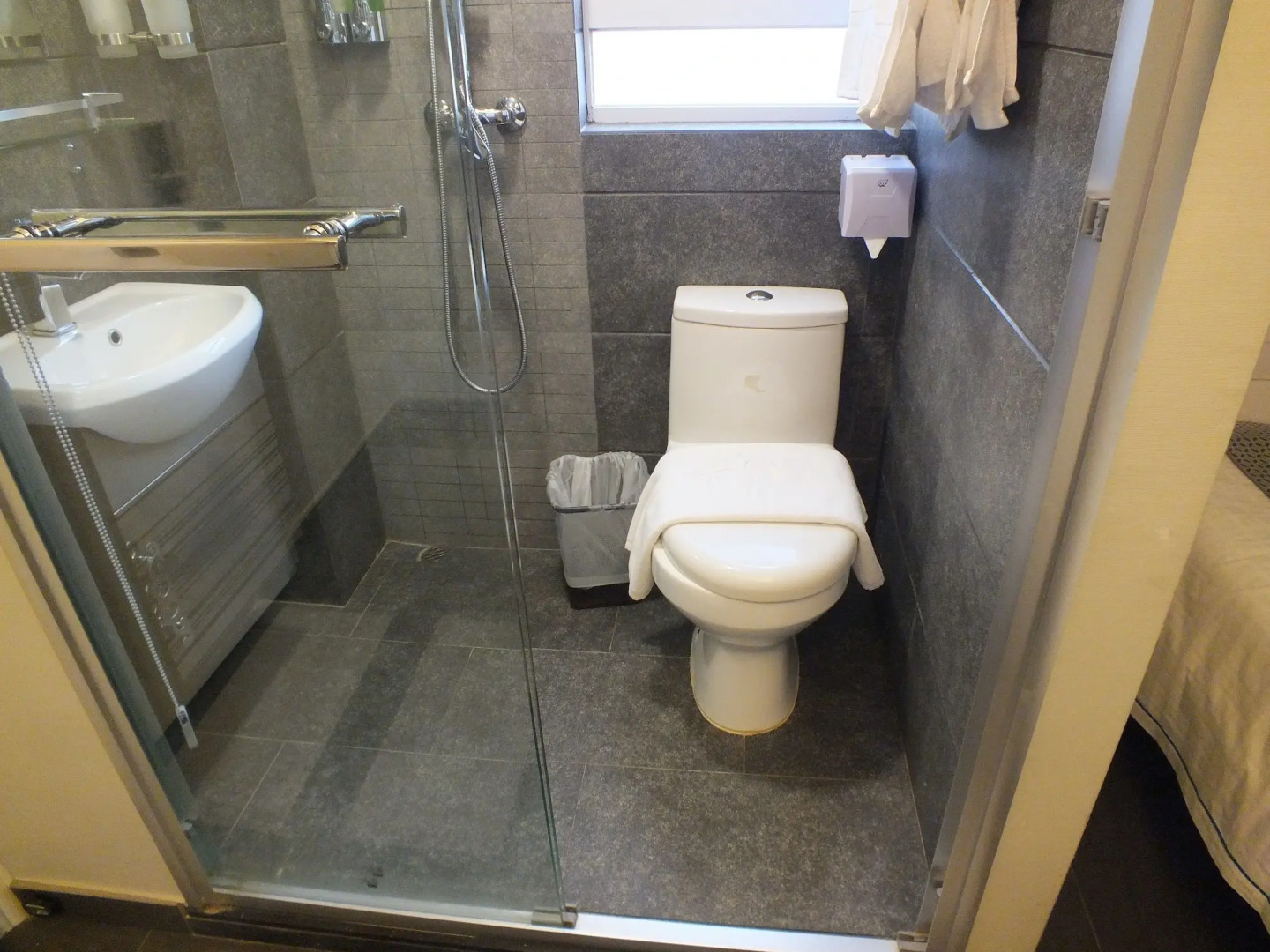 Seasons Hotel - Tsim sha tsui