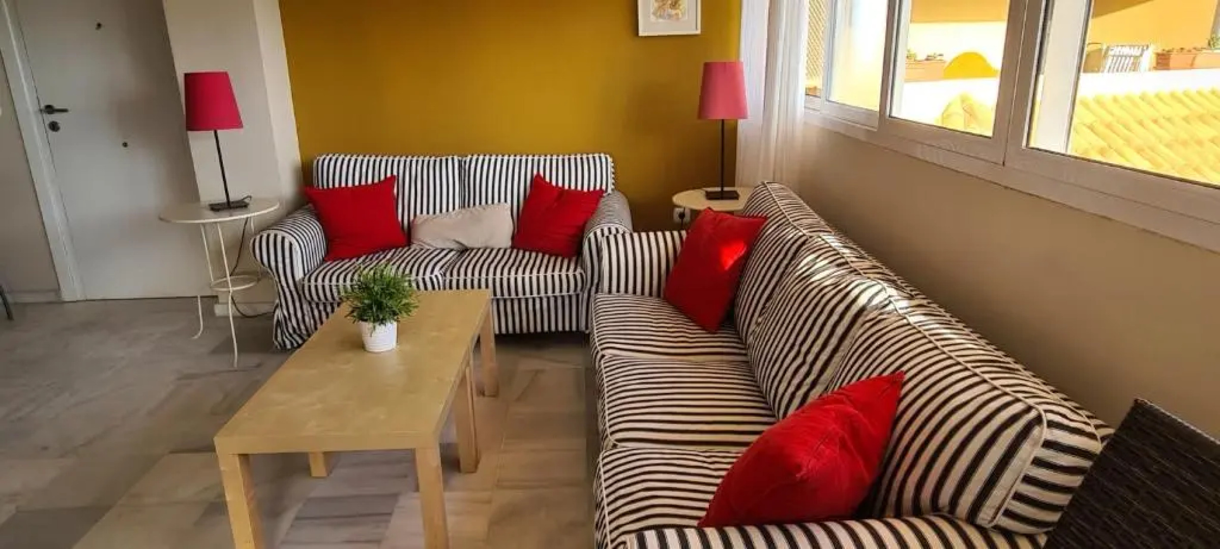 Mirando al mar y lleno de luz VFT/HU/01857