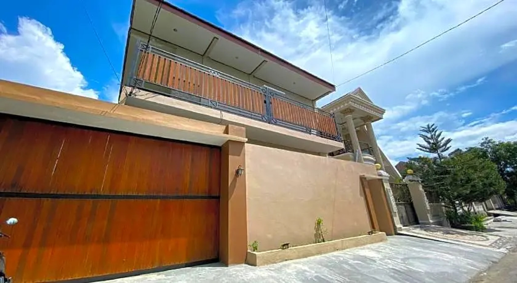 RedDoorz near Mojokerto Train Station