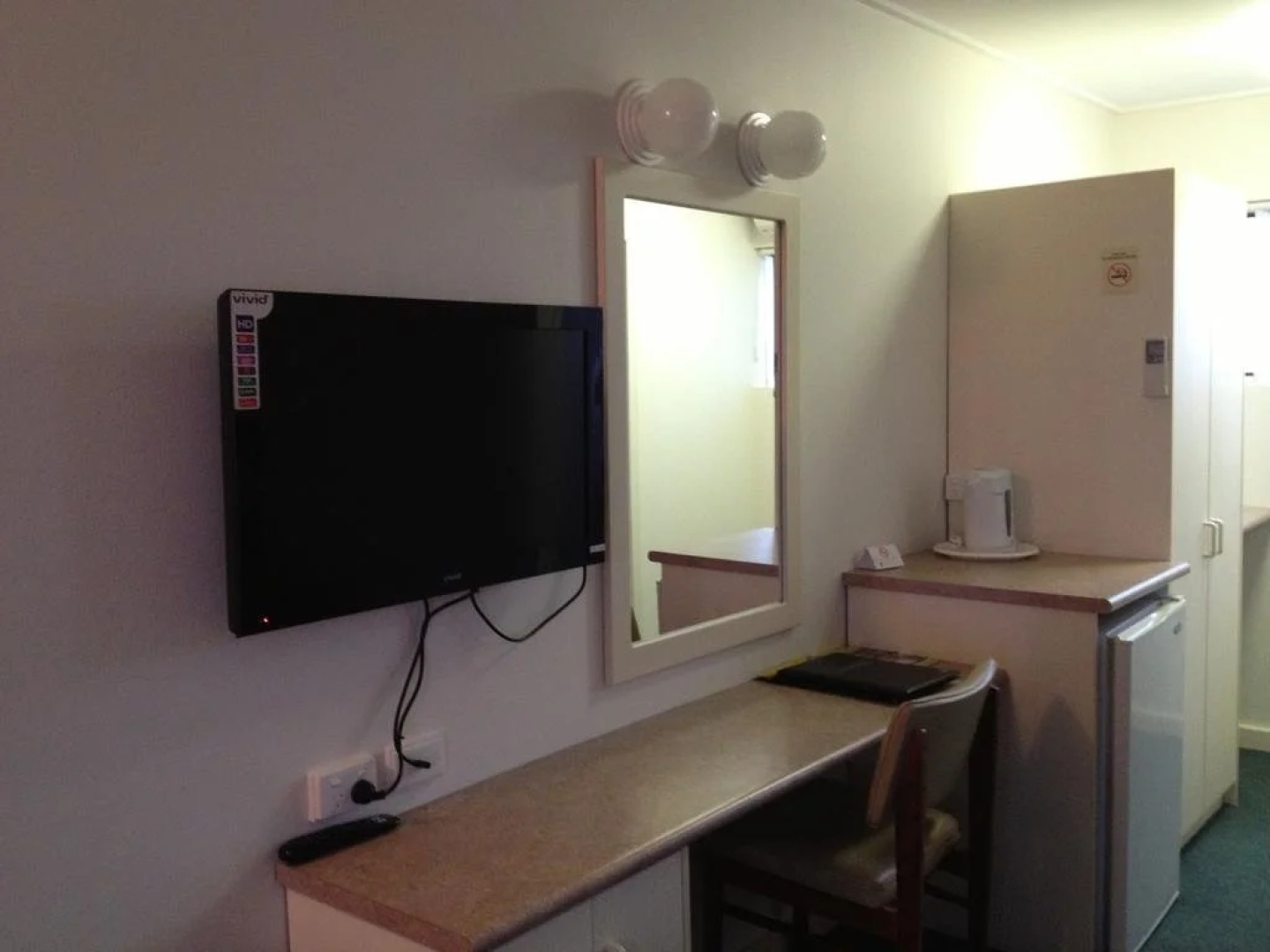 Comfy 2-bedroom Apartment With a Clyde River View