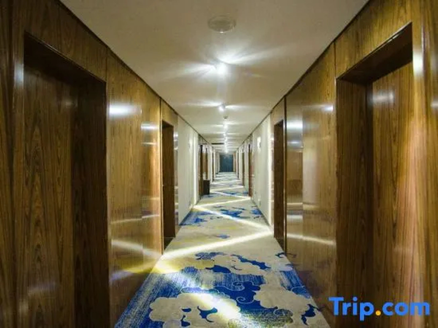 Xizhou International Hotel