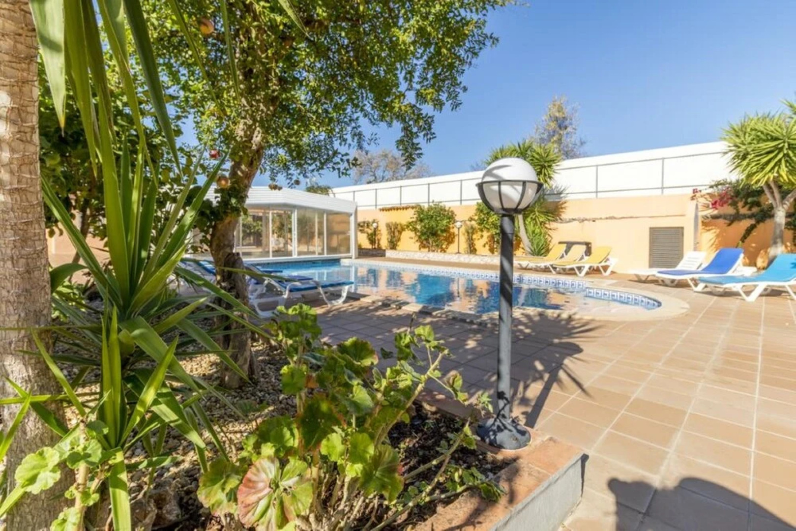 Villa - 7 Bedrooms with Pool and WiFi - 107981