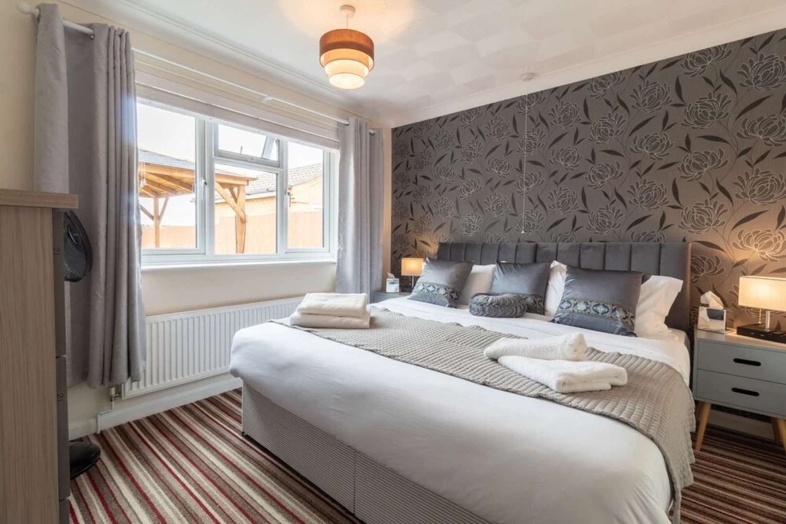 Cedar Drive, Holbeach - 1 to 4 - Self Catering