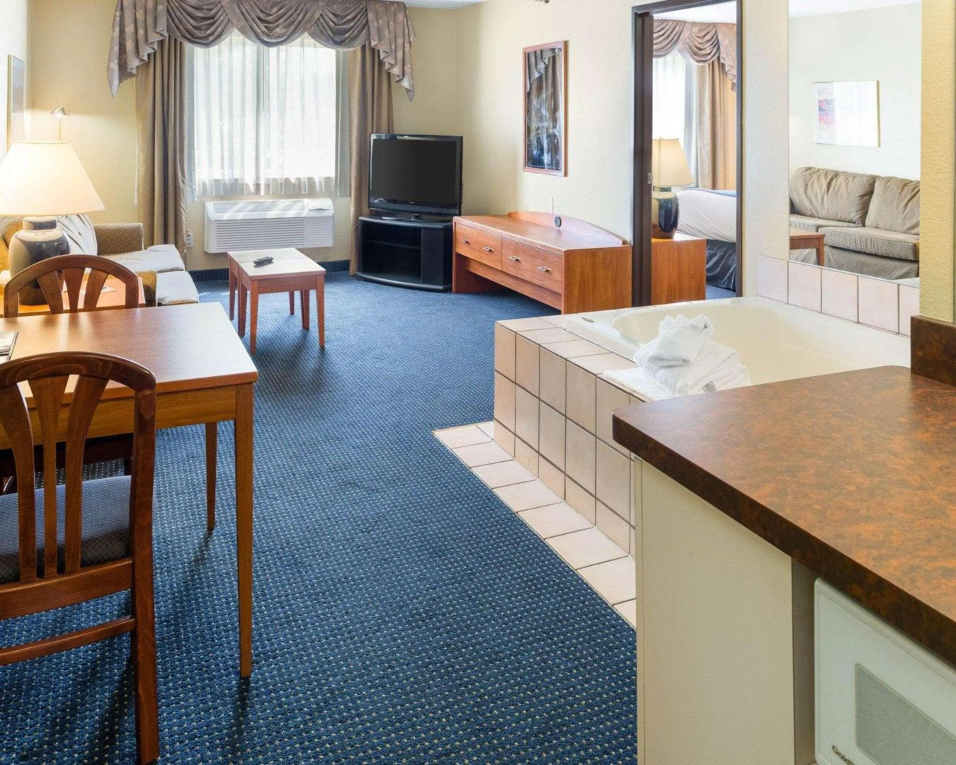 Quality Inn Lakeville North