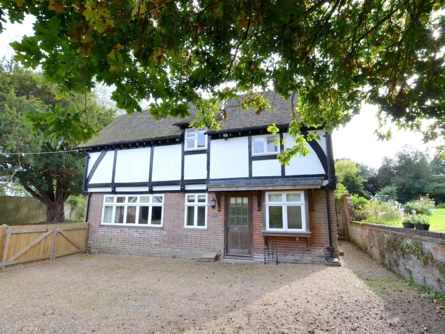 Modern Holiday Home in Hawkhurst Kent With Garden