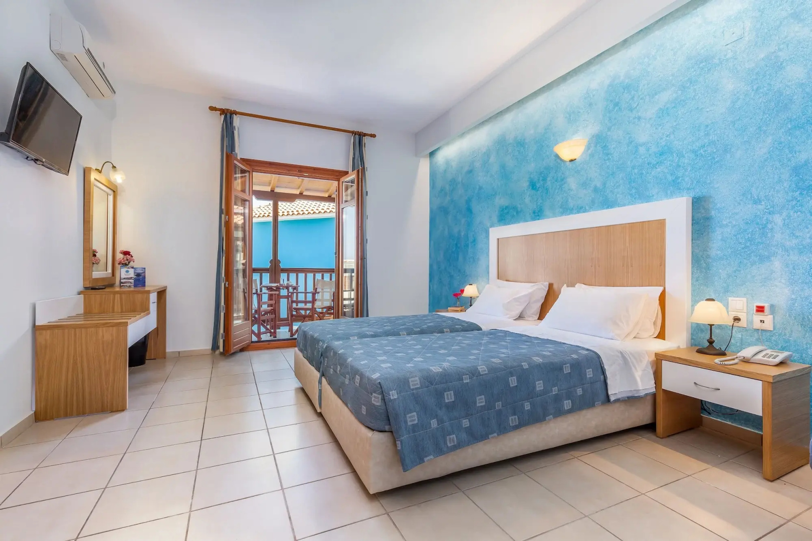 Aeolos Hotel