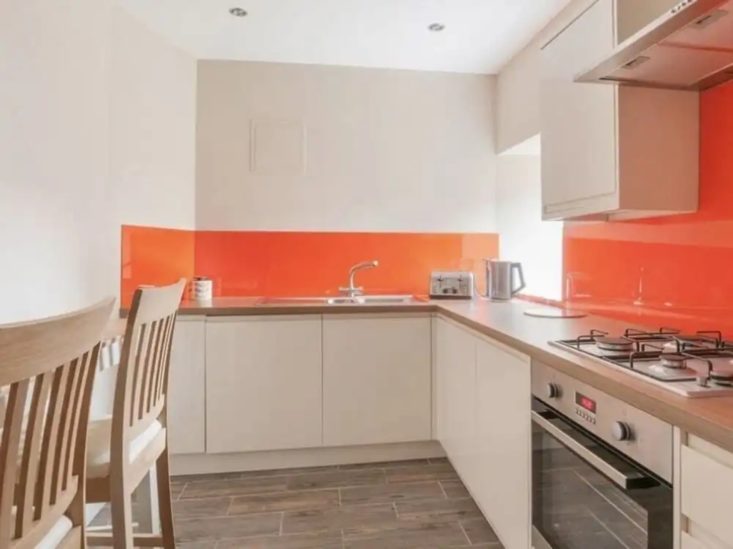 Max & Ben's Apartments