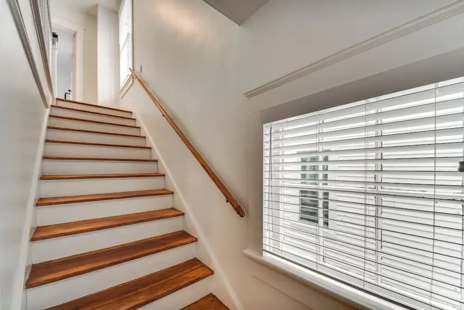 Elizabeth City Home w/ Fire Pit < 1 Mi to Downtown