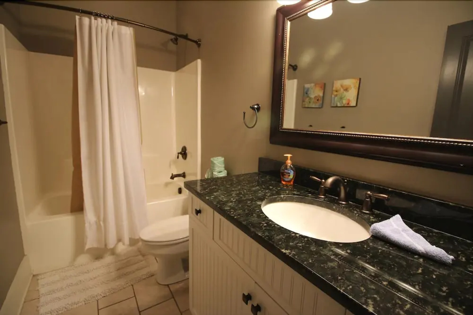 229 King Luxury Suites