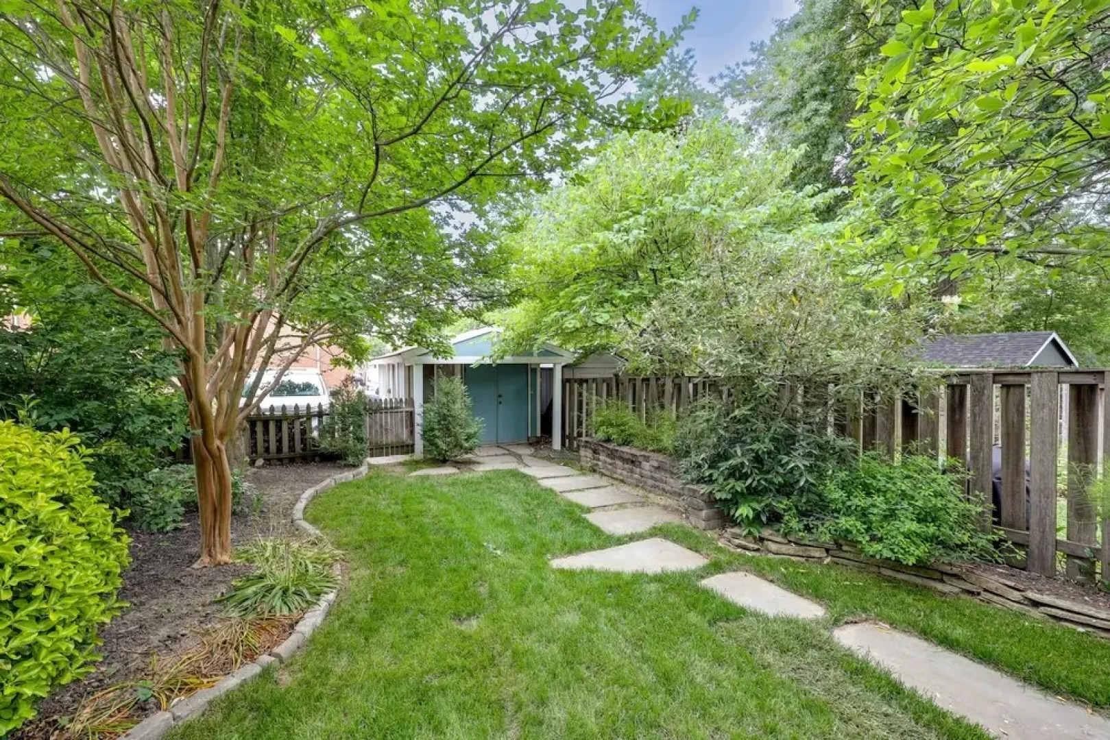 Modern Alexandria Townhome ~ 2 Mi to Old Town!