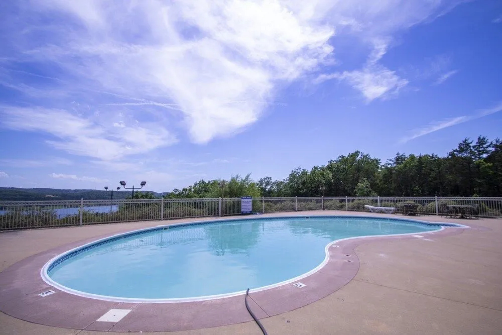 Afternoon Delight 2 Bedroom Condo by Redawning