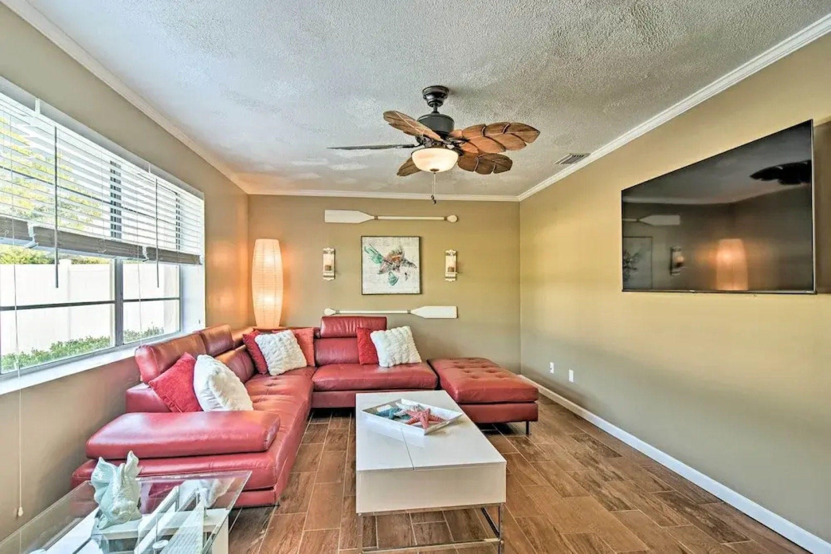 Idyllic Largo Escape w/ Private Pool & Lanai!