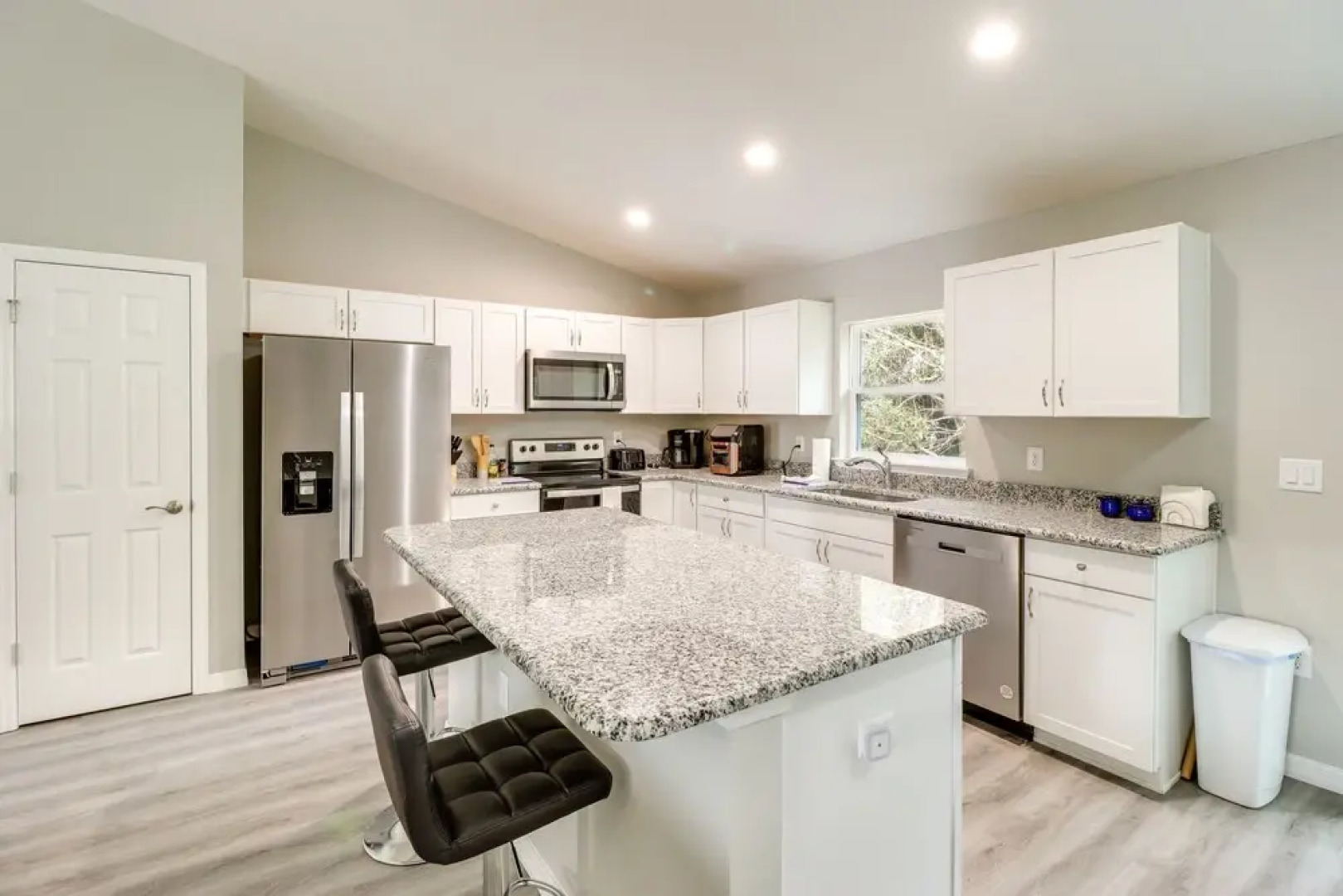 3 Mi to Rainbow Springs: Home w/ Yard in Dunnellon