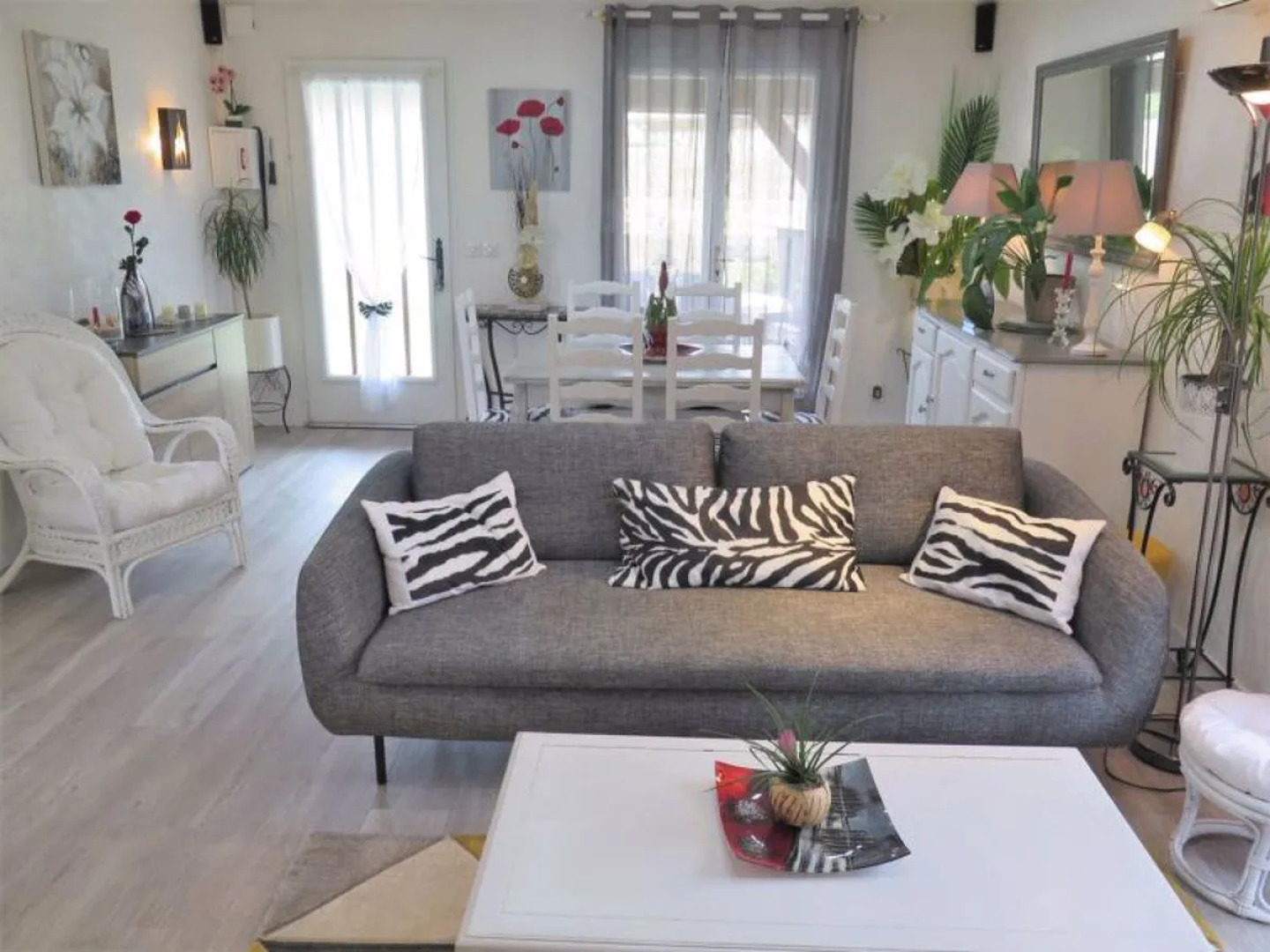 LES CAMéLIAS (LBE110)