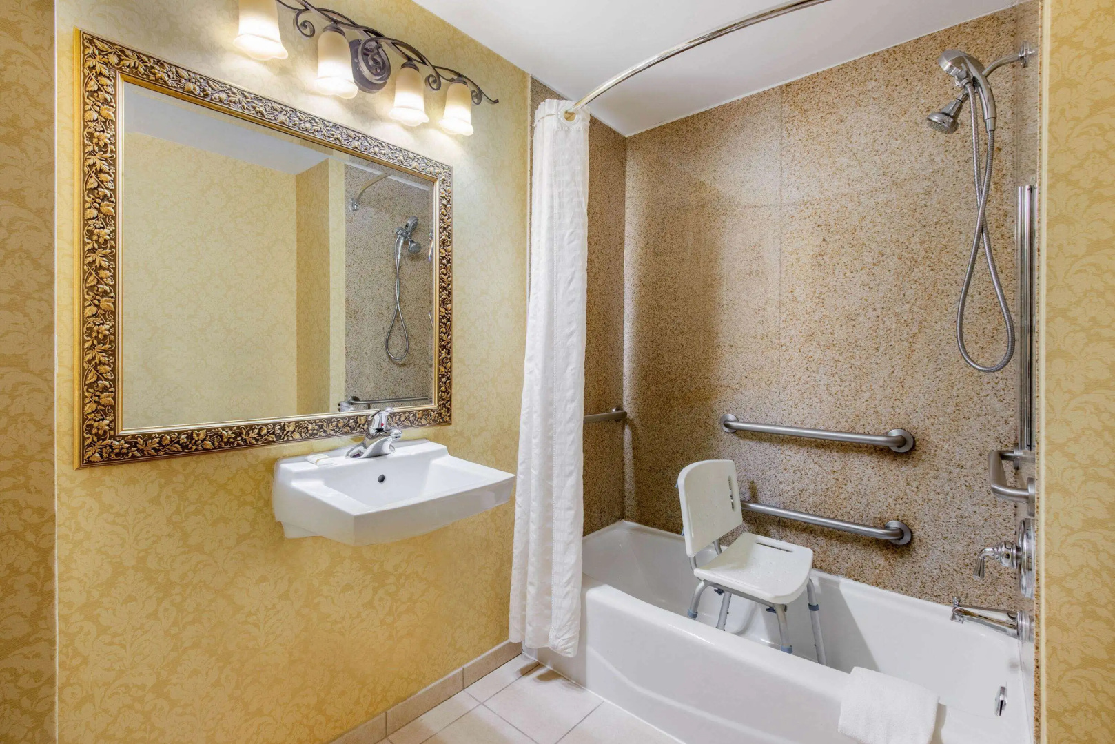La Quinta Inn & Suites by Wyndham Mt. Laurel - Philadelphia