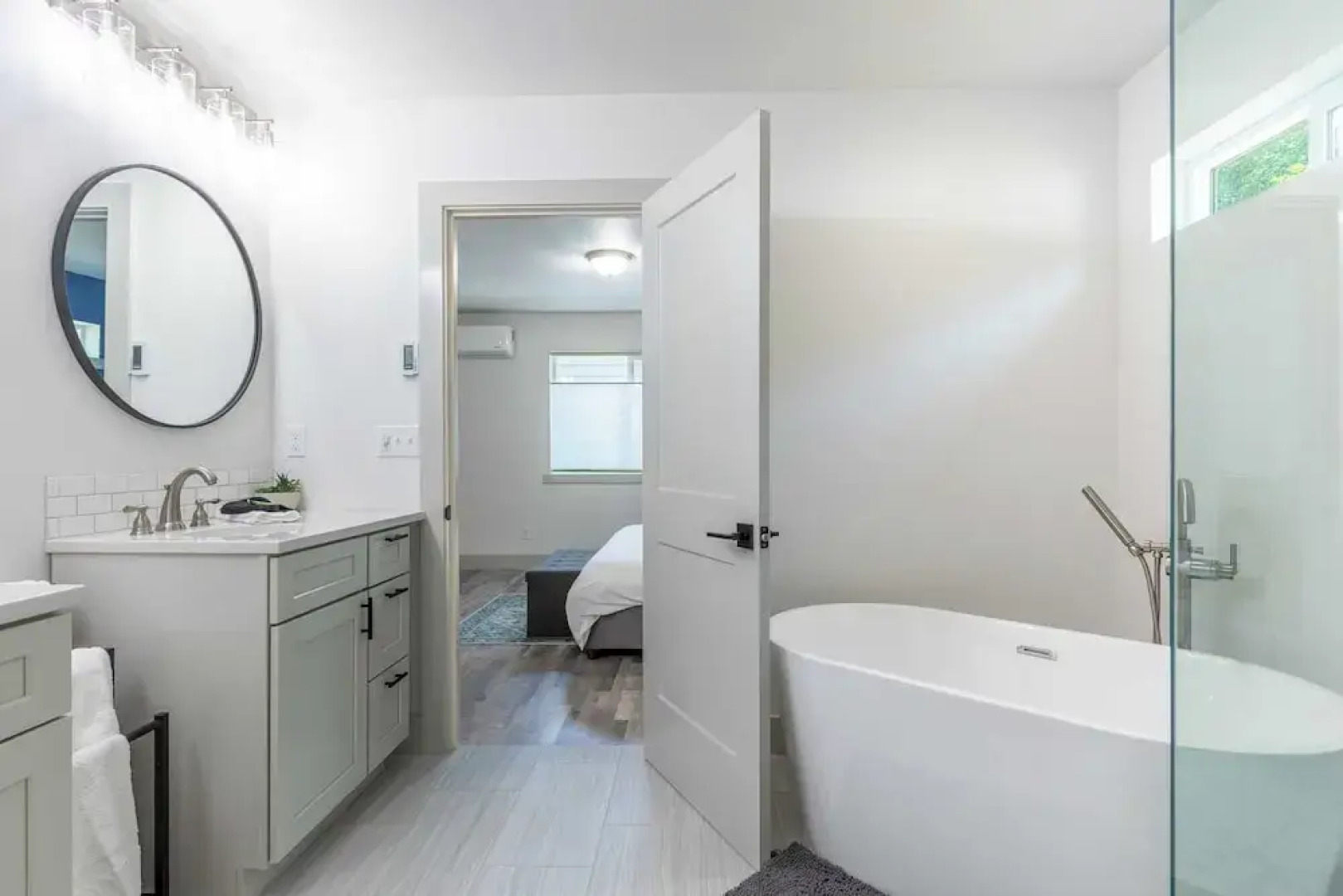 Twin Oaks Retreat by Avantstay Mins to Freeland