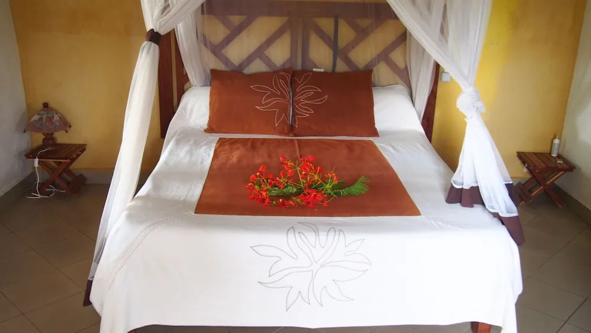 Caliente Beach Lodge