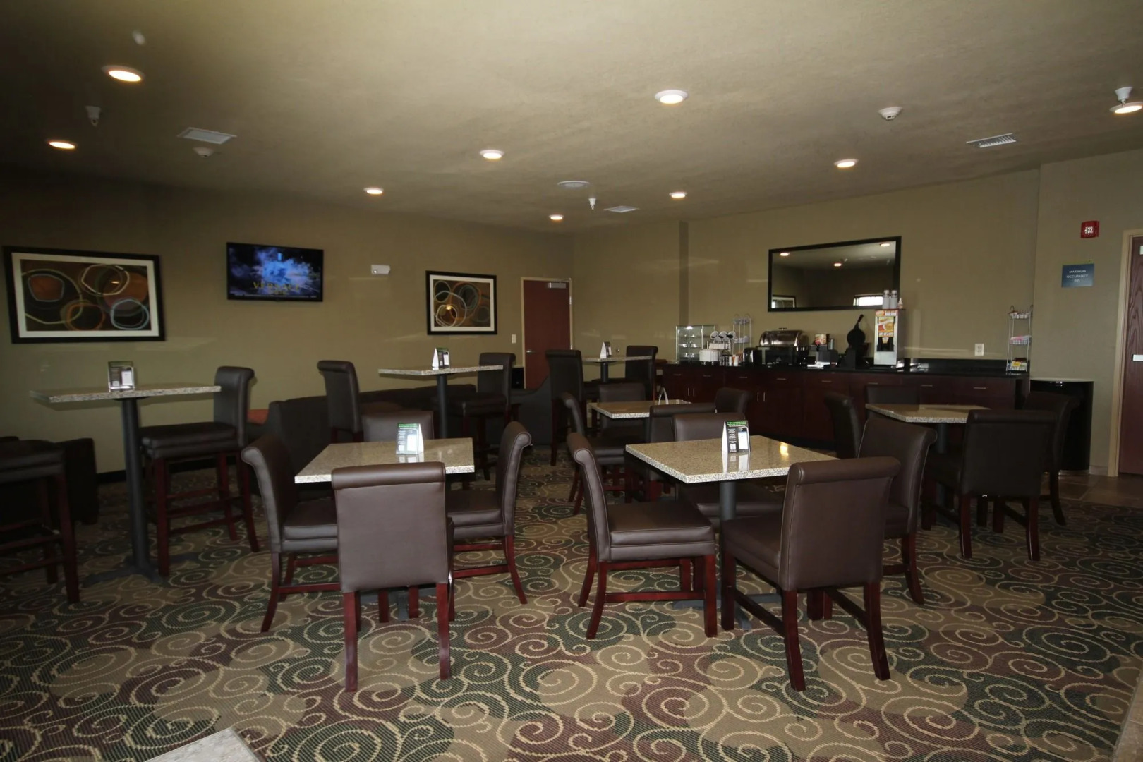 Cobblestone Hotel & Suites – Devils Lake