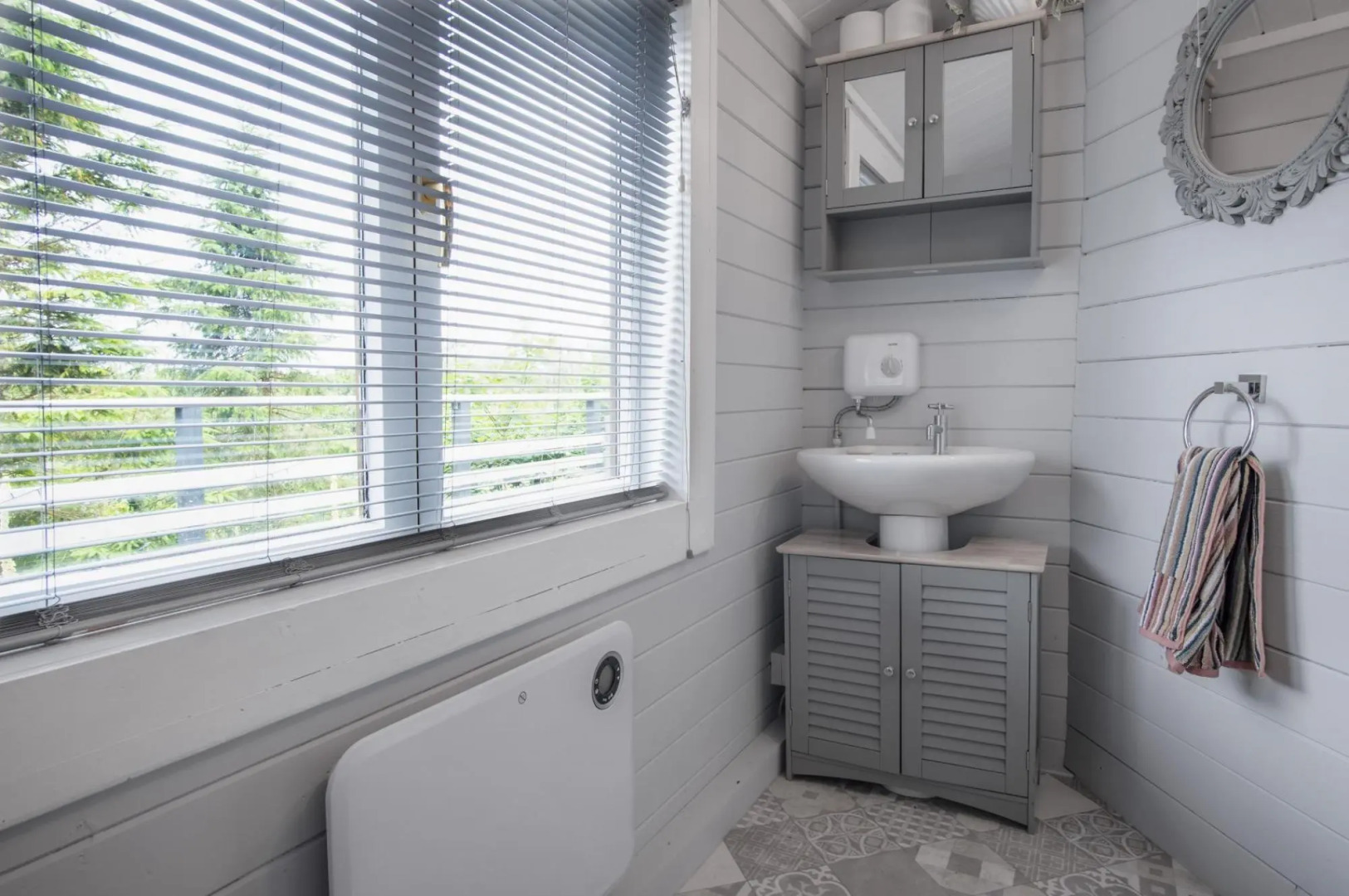 The Lodge At Sheepswalk Farm - 2 Bedroom Lodge - Stepaside