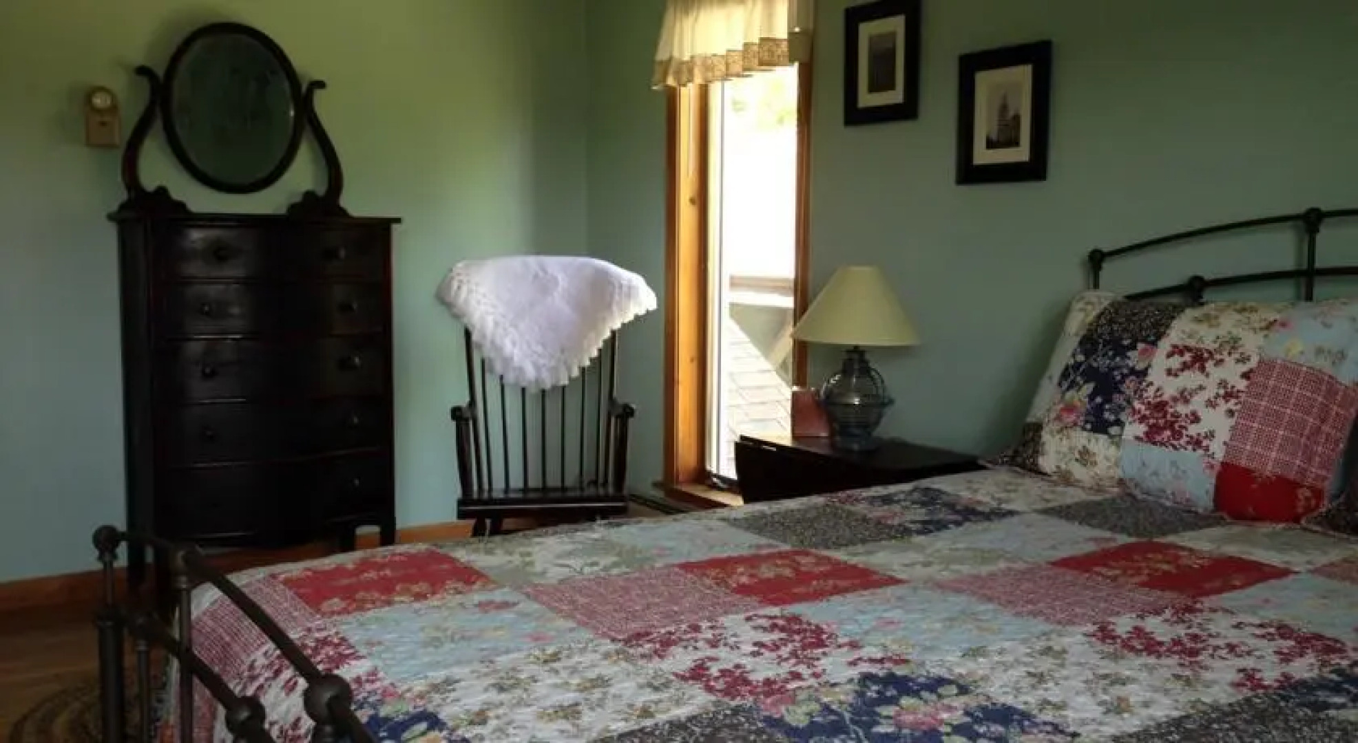 Fort Point Cove Cottage