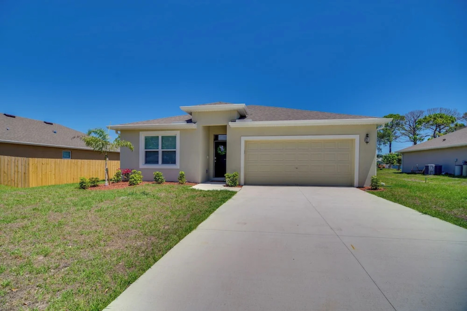 Pet-friendly Sebastian Retreat: 7 Mi to Beach!