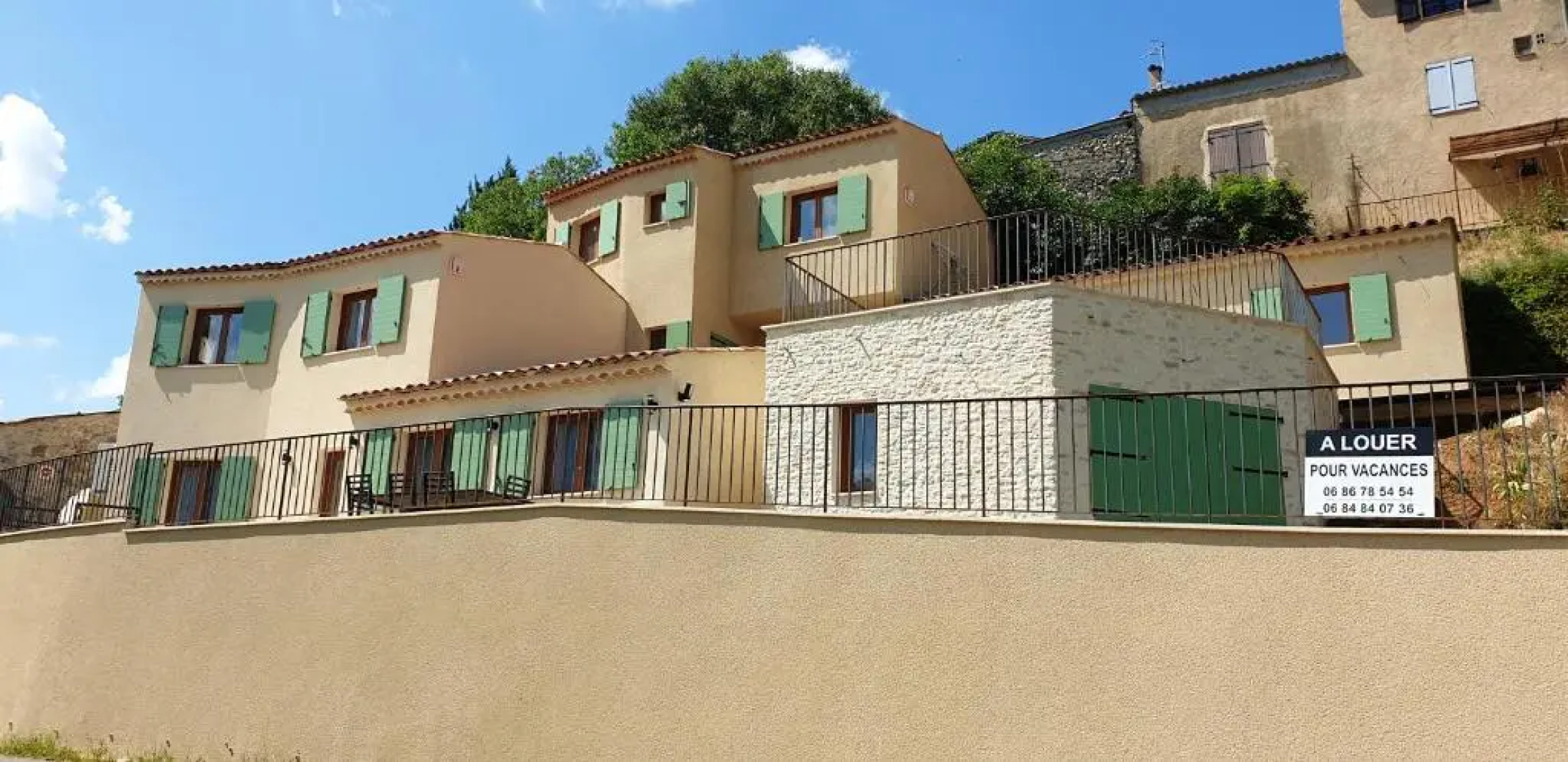 Maison de 3 chambres avec terrasse amenagee et wifi a Esparron de Verdon