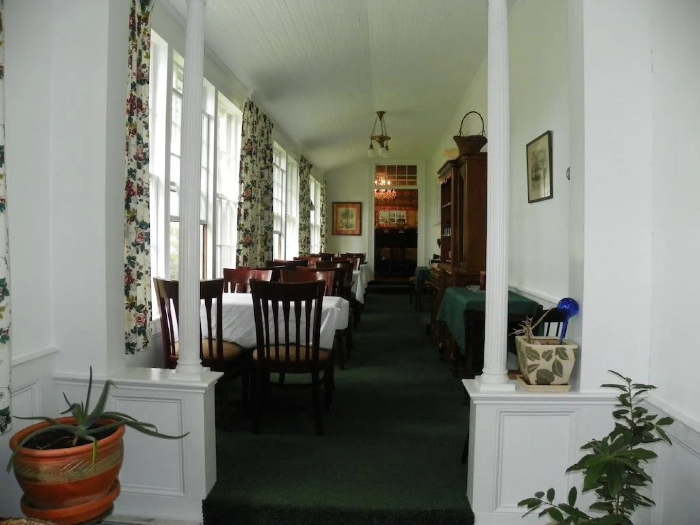 Homeport Inn and Tavern