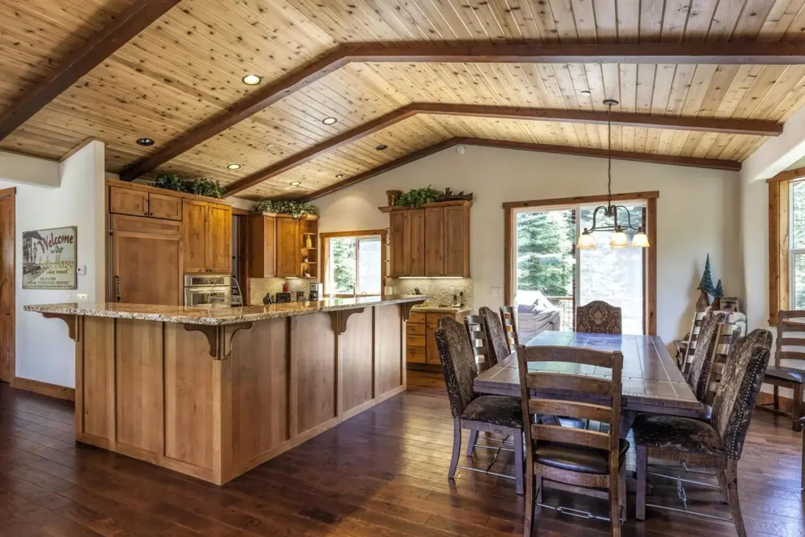 Shelton Kingswood Luxury Home By RedAwning