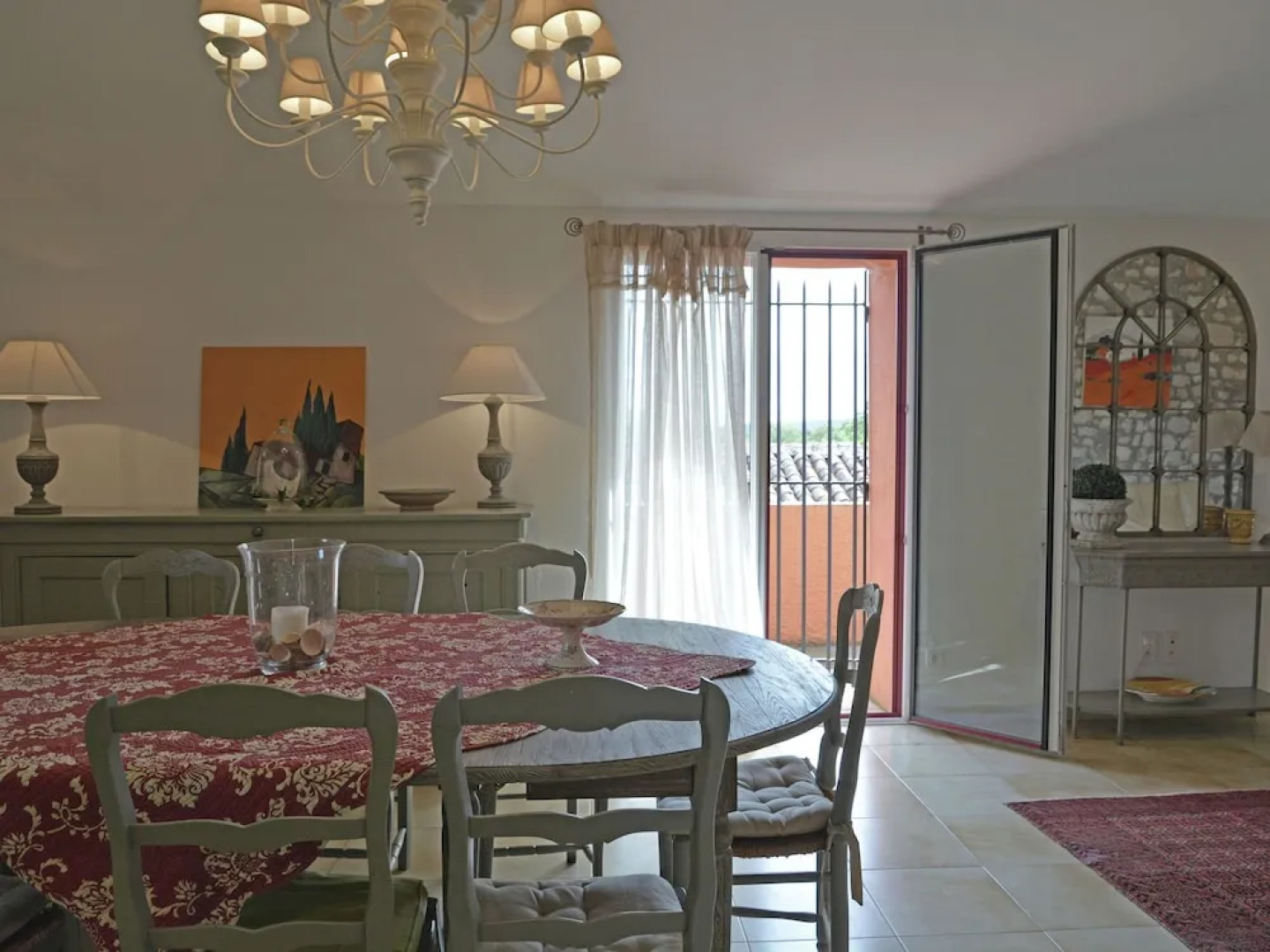 Spectacular Villa in Viols-en-laval With Swimming Pool